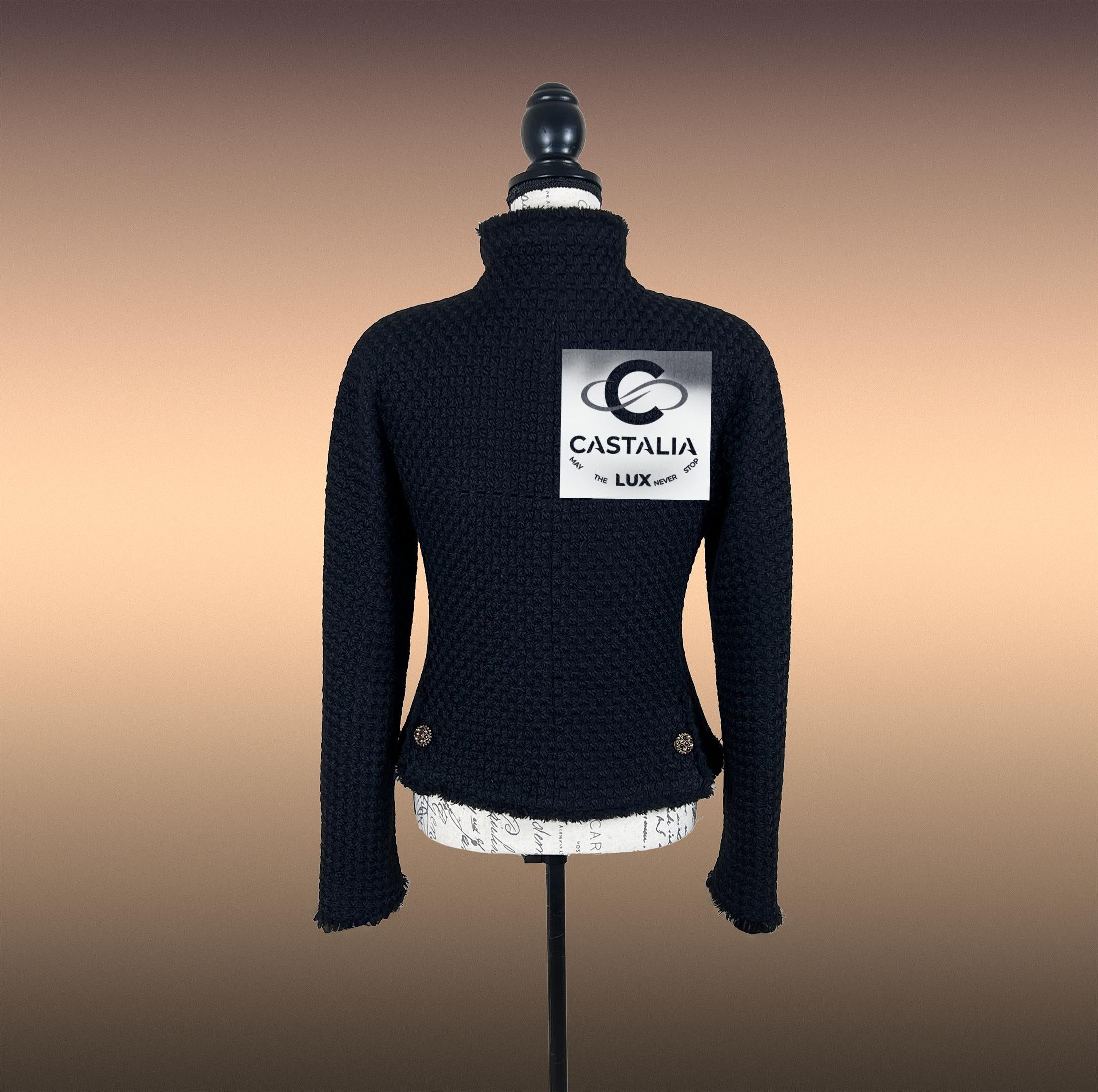 CHANEL Paris / Edinburgh Masterpiece Tweed Jacket 40 FR For Sale 7