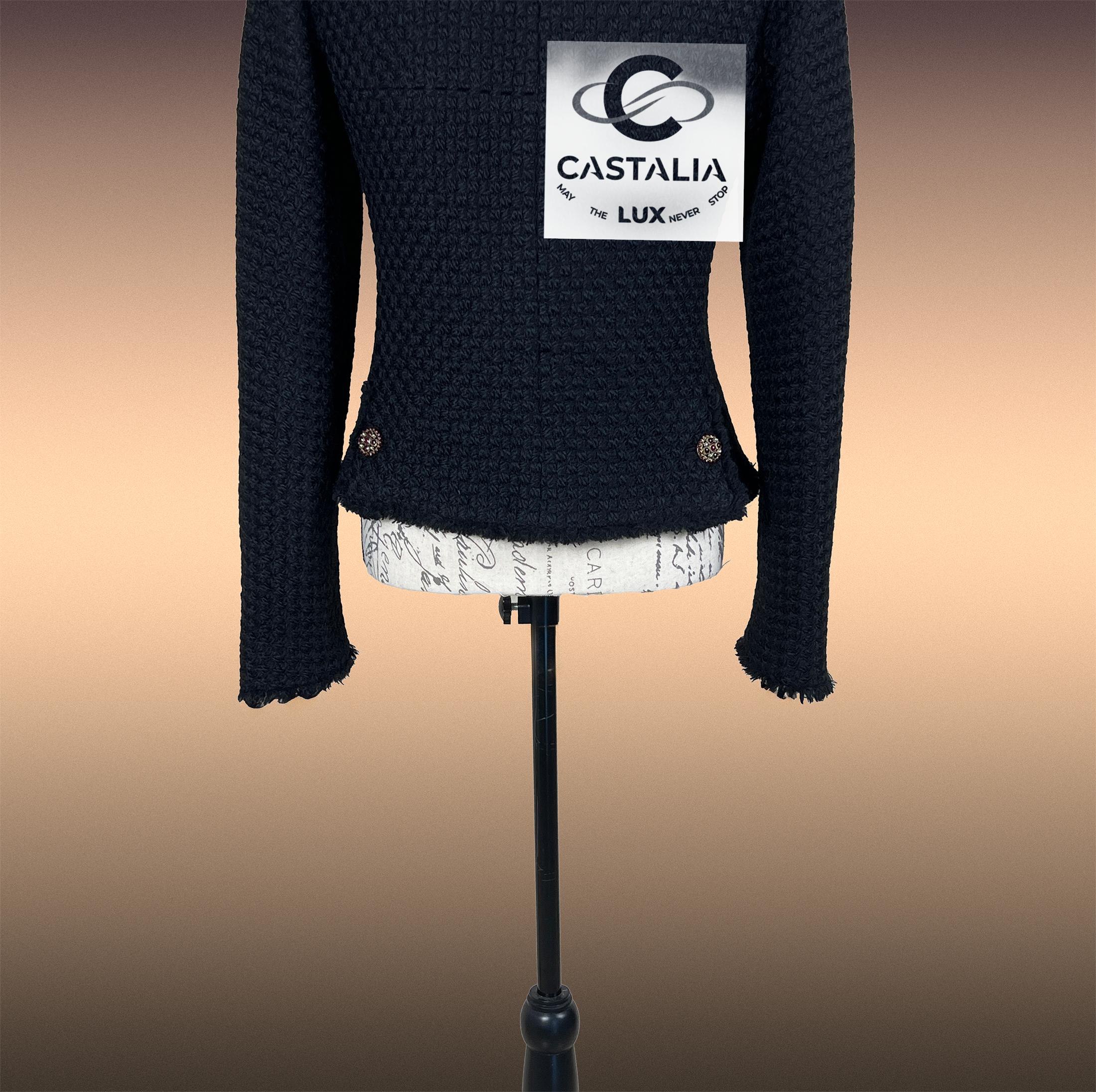 CHANEL Paris / Edinburgh Masterpiece Tweed Jacket 40 FR For Sale 8