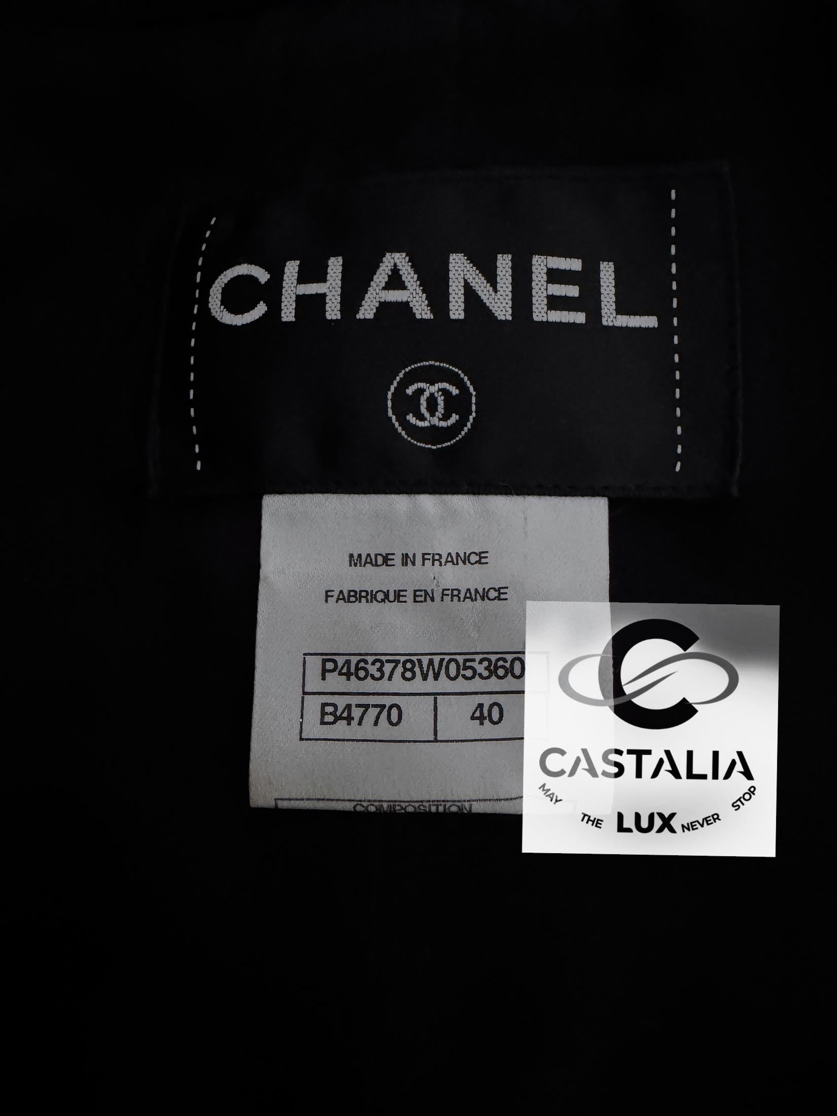 CHANEL Paris / Edinburgh Masterpiece Tweed Jacket 40 FR For Sale 9