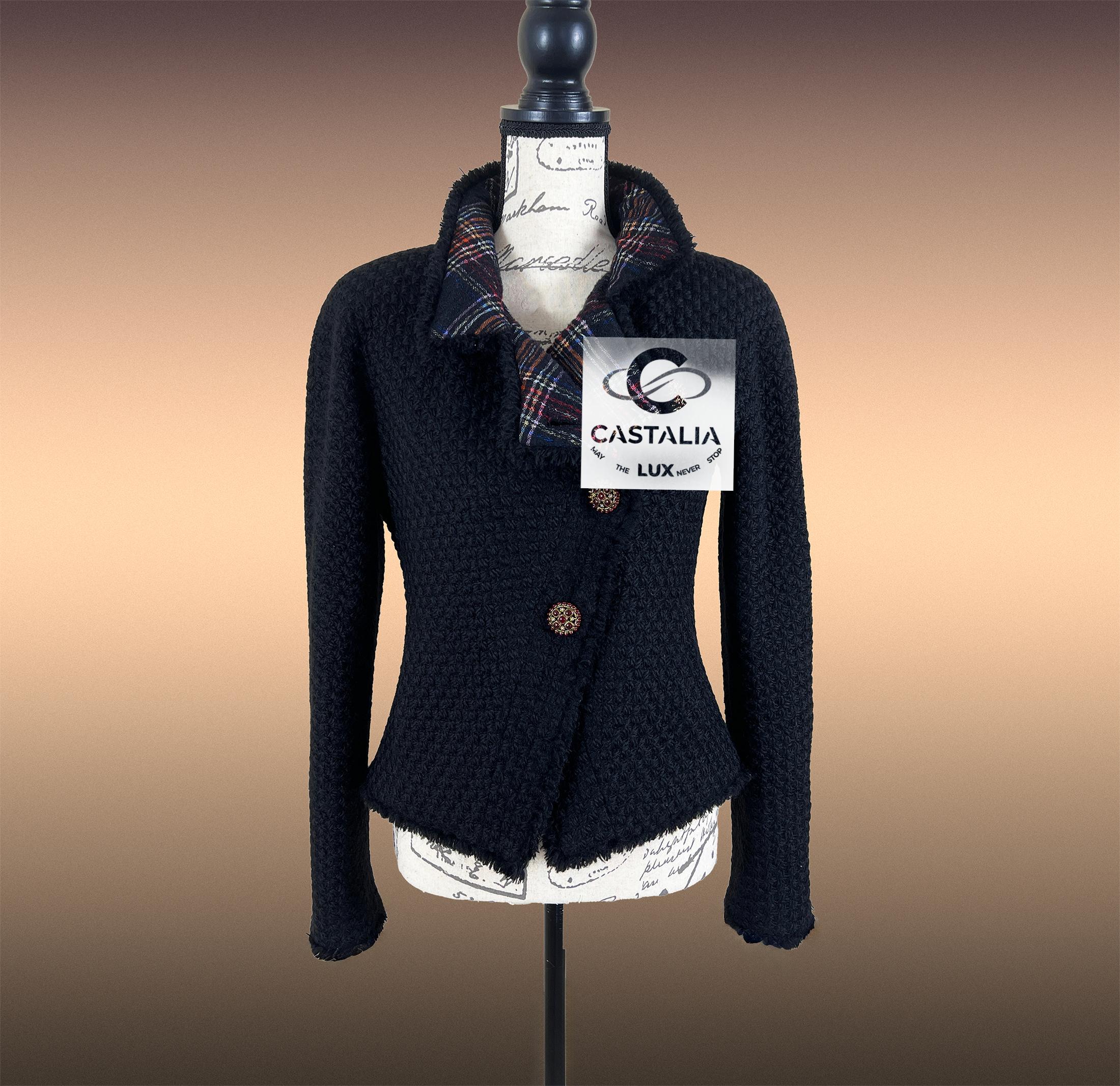 CHANEL Paris / Edinburgh Masterpiece Tweed Jacket 40 FR For Sale 1