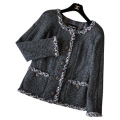 CHANEL Paris / Edinburgh New CC Gripoix Buttons Tweed Jacket 40 FR