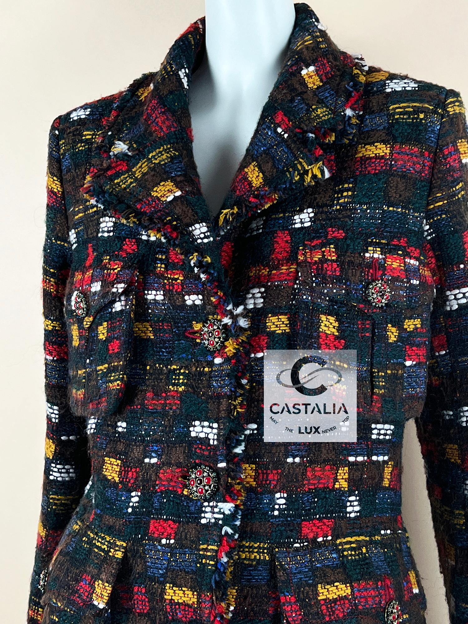 Chanel Paris / Edinburgh Relic Tweed Coat with CC Gripoix Buttons 42 FR For Sale 6