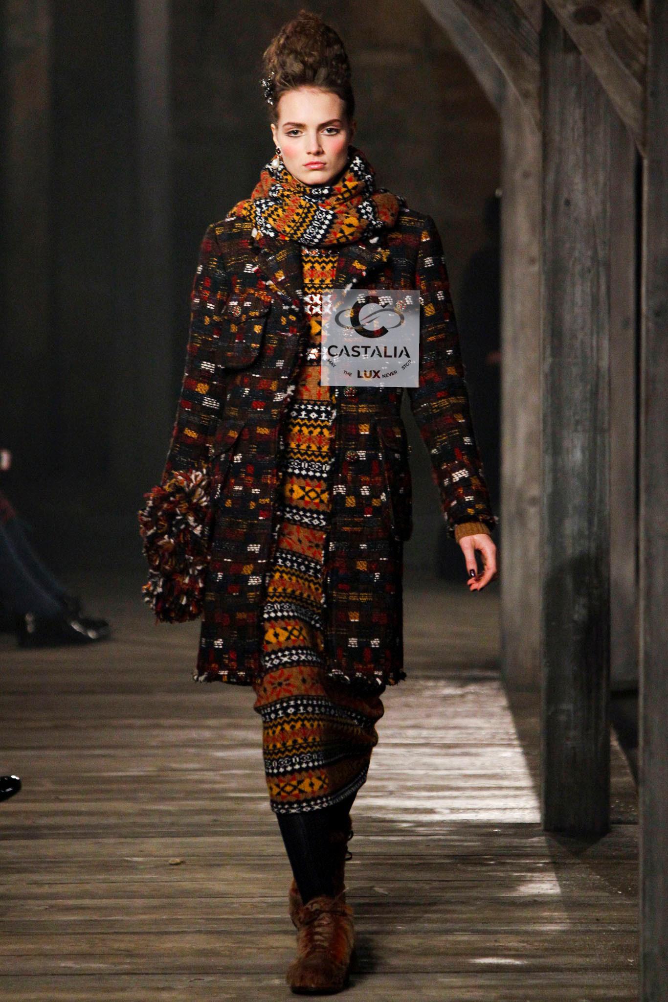 Black Chanel Paris / Edinburgh Relic Tweed Coat with CC Gripoix Buttons 42 FR For Sale