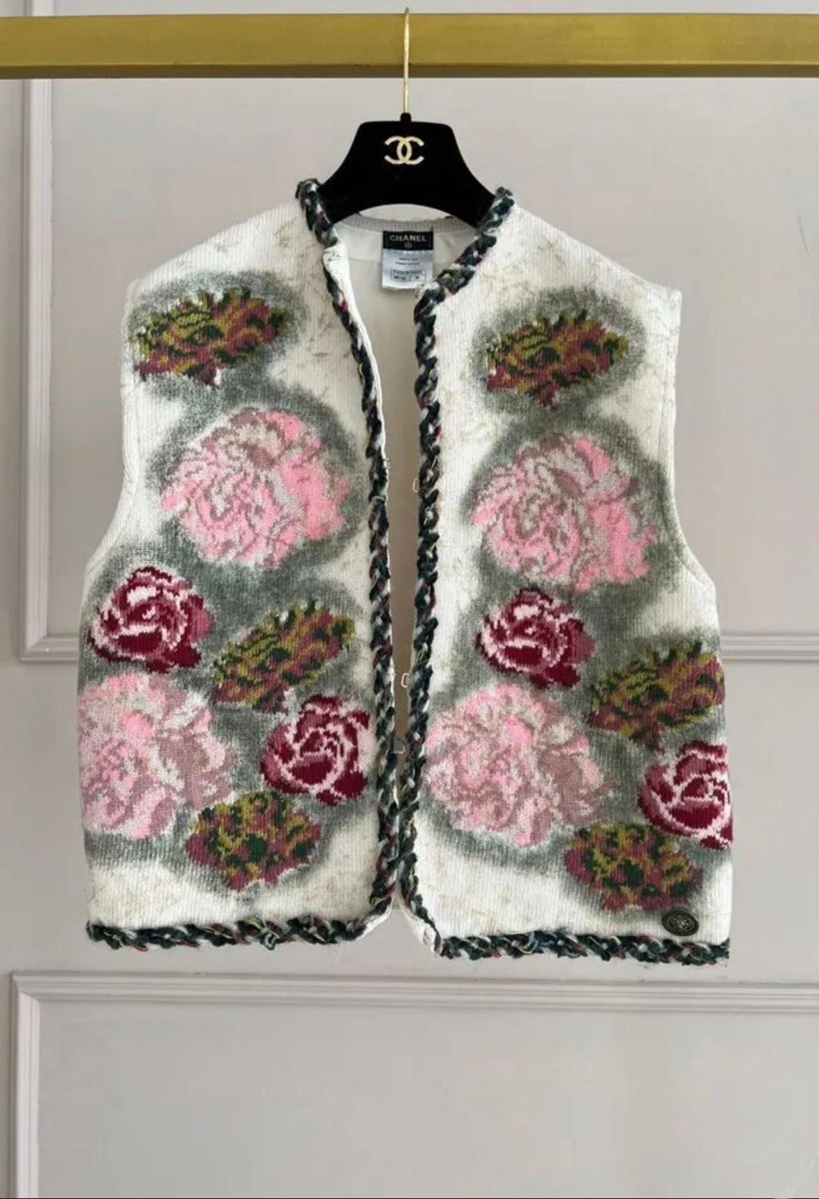 Chanel Paris / Edinburgh Runway Floral Knit Jacket 1
