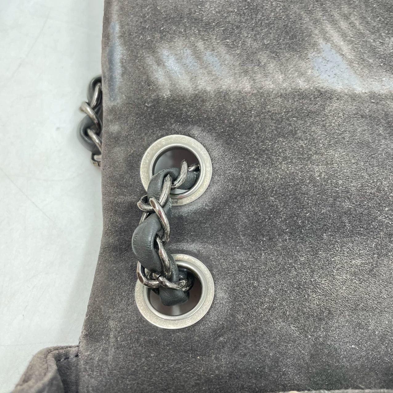 Chanel Paris-Edinburgh Saltire 2013 Seude Stitch Single Flap Medium in Grigio in vendita 5