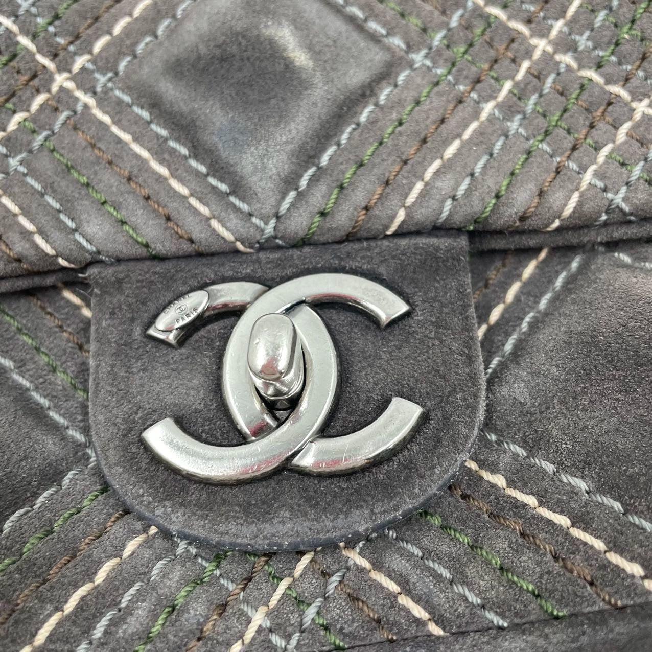 Chanel Paris-Edinburgh Saltire 2013 Seude Stitch Single Flap Medium in Grigio in vendita 9