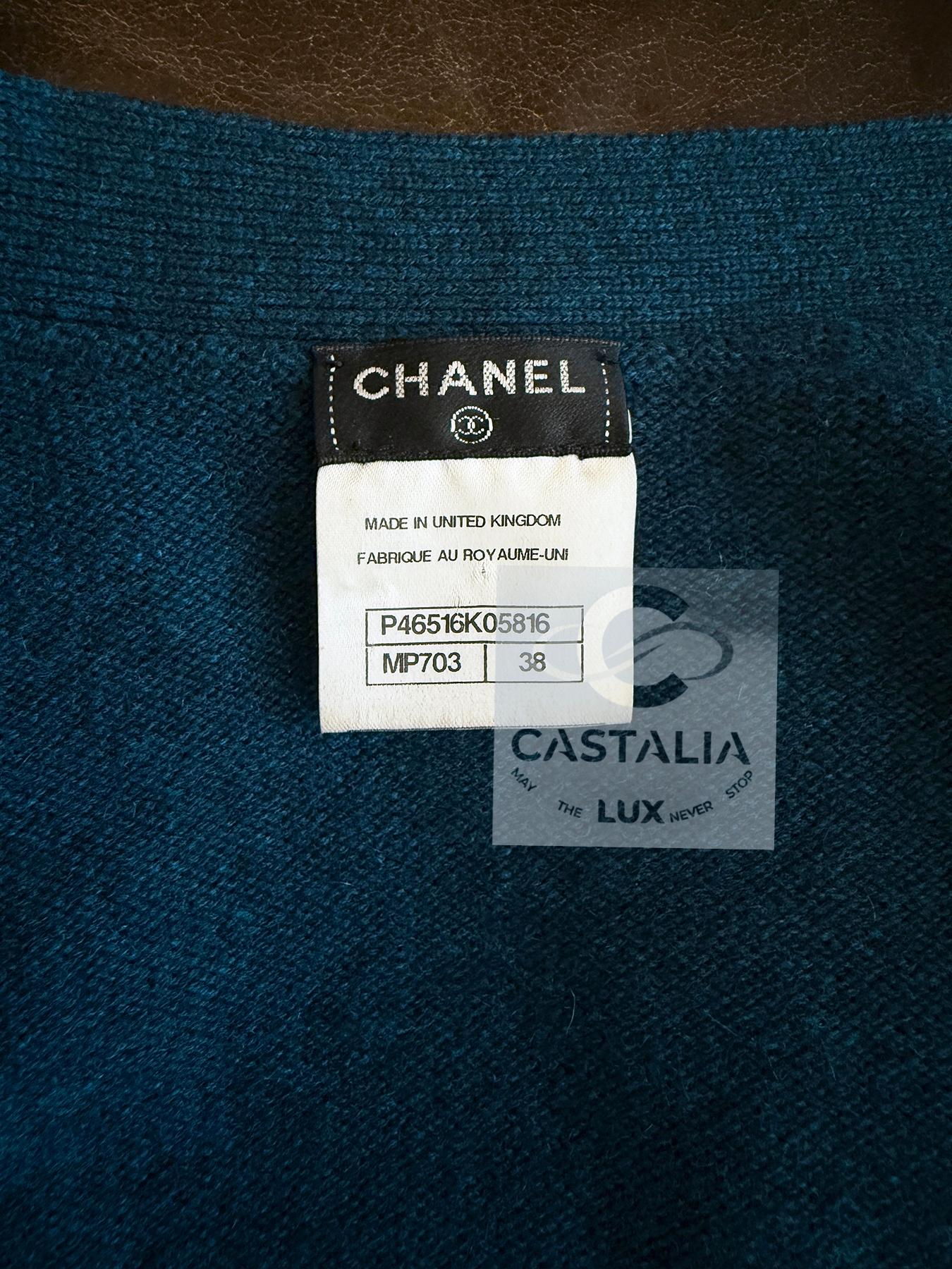 Chanel París / Edimburgo Cárdigan de tartán zafiro 38 FR en venta 11