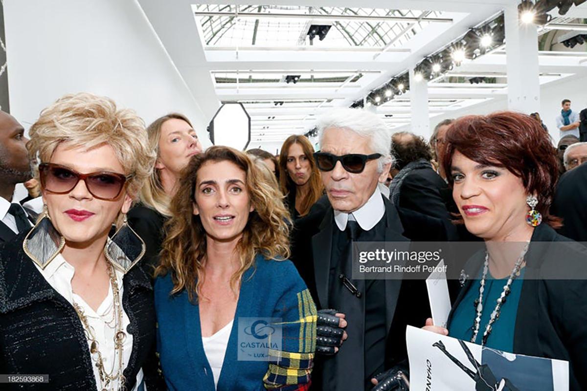 Femenino o masculino Chanel París / Edimburgo Cárdigan de tartán zafiro 38 FR en venta