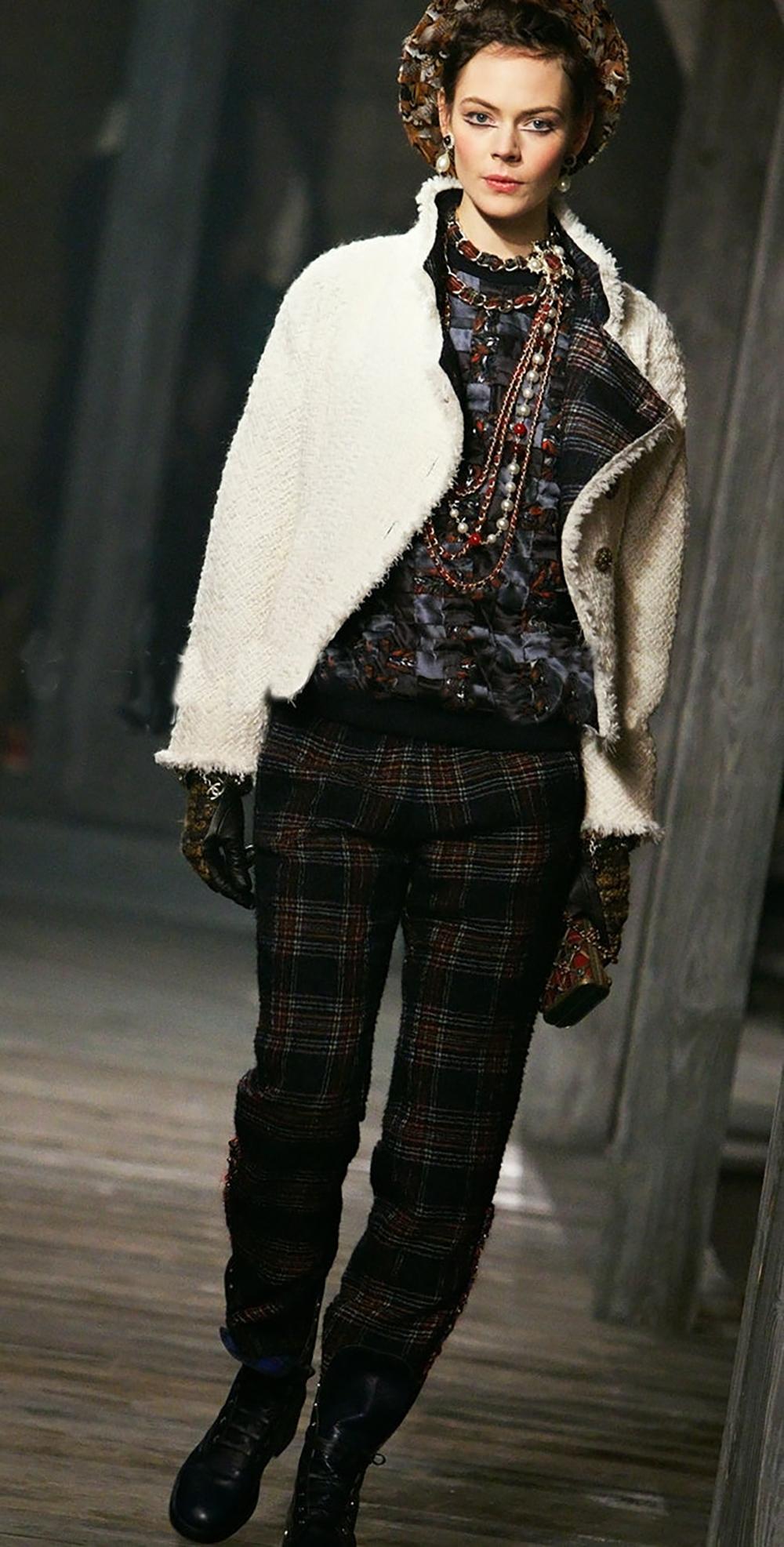 Women's or Men's Chanel Paris / Edinburgh Tartan Black Tweed Jacket