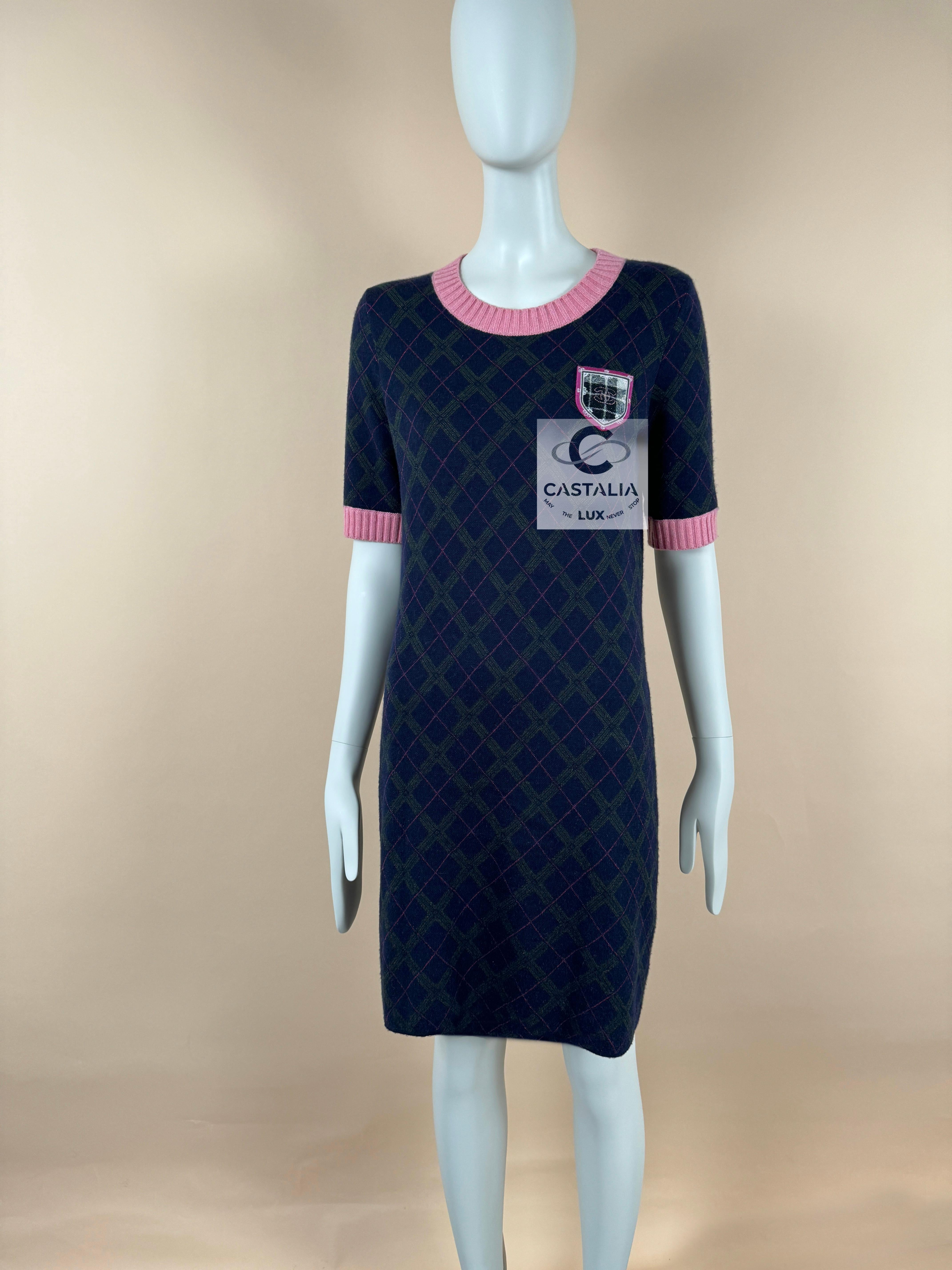 Chanel Paris / Edinburgh Tartan Cashmere Dress 36 FR In Excellent Condition In Dubai, AE