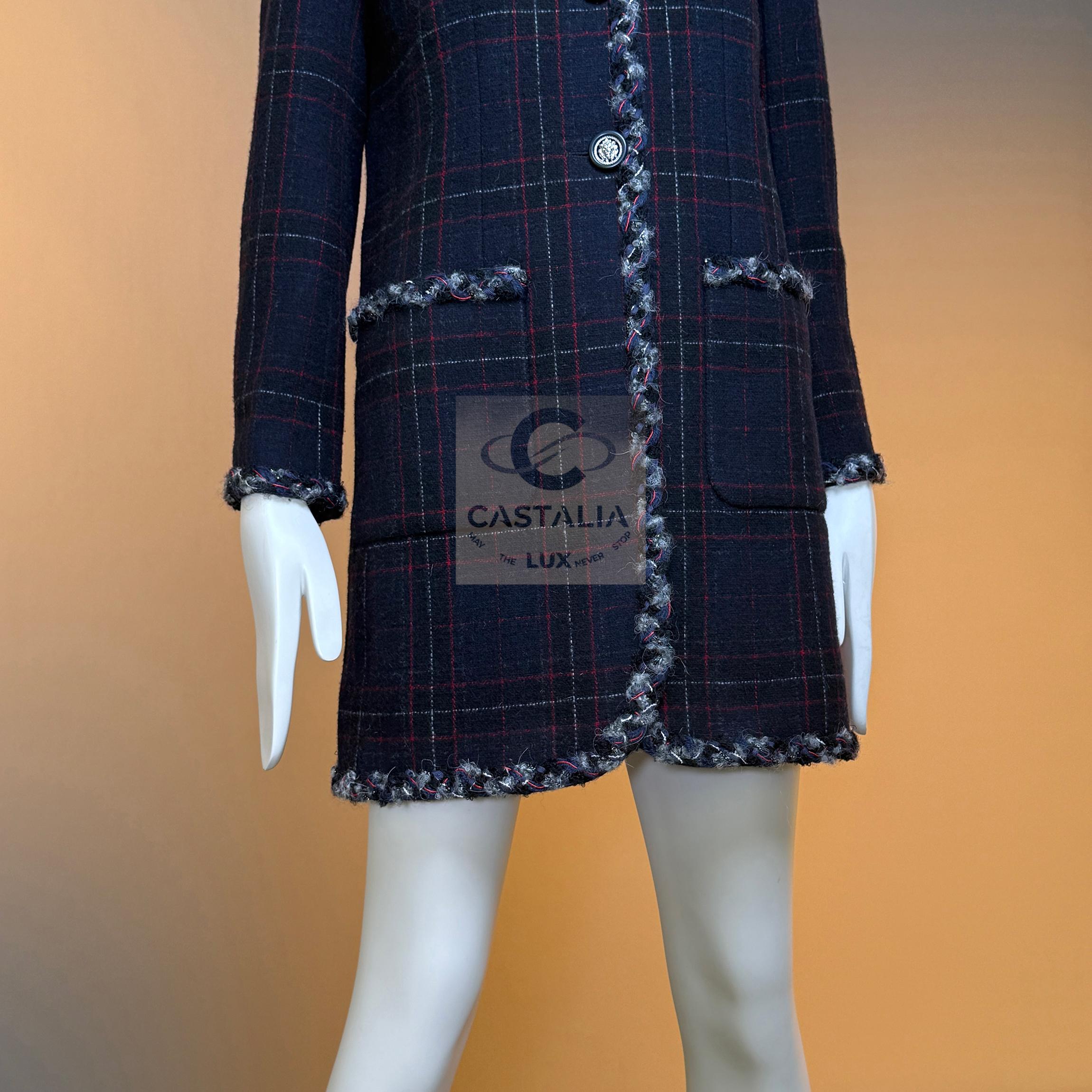 Chanel Parigi / Edimburgo Cappotto da passerella in tartan 36 FR in vendita 13