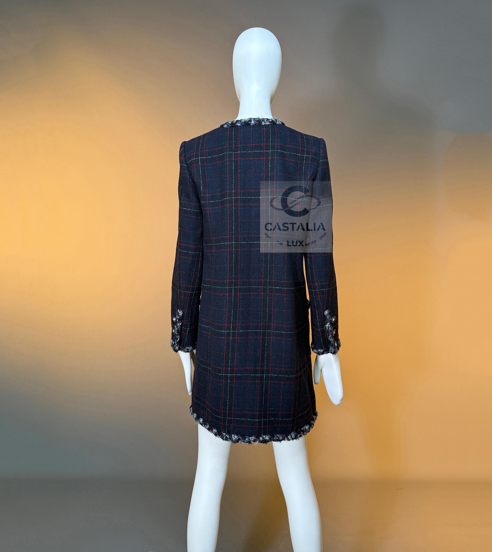 Chanel Parigi / Edimburgo Cappotto da passerella in tartan 36 FR in vendita 14