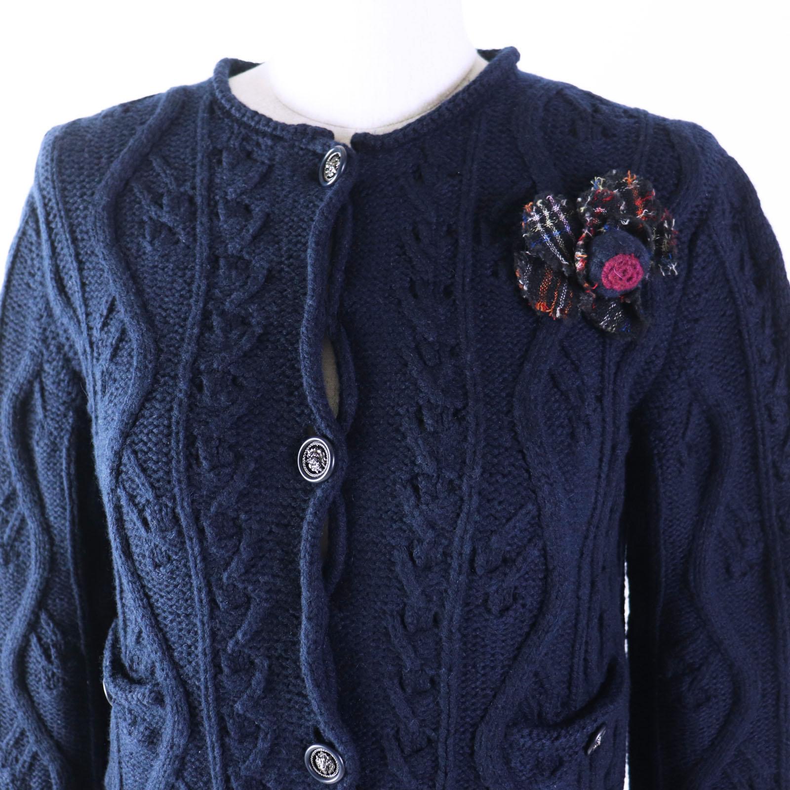 Chanel Paris / Edinburgh Thistle Brooch Cardigan In Excellent Condition In Dubai, AE