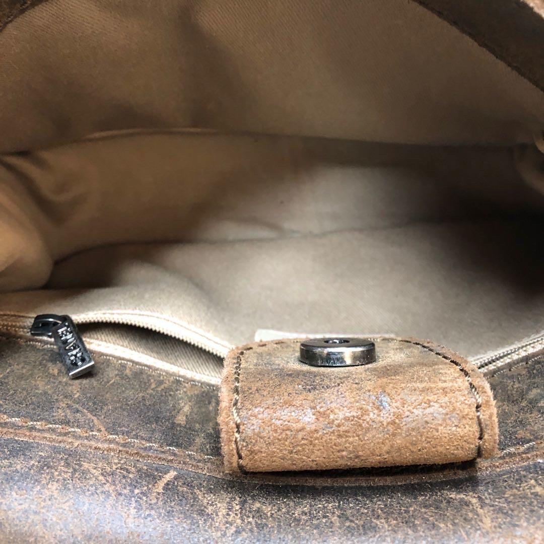 Chanel París-Edingburgh Highlander Messenger Bag Piel de ante acolchada envejecida en venta 1