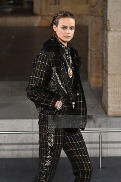 CHANEL 6K$ Paris / EGYPT New CC Logo Graffiti Black Tweed Trousers 36 FR