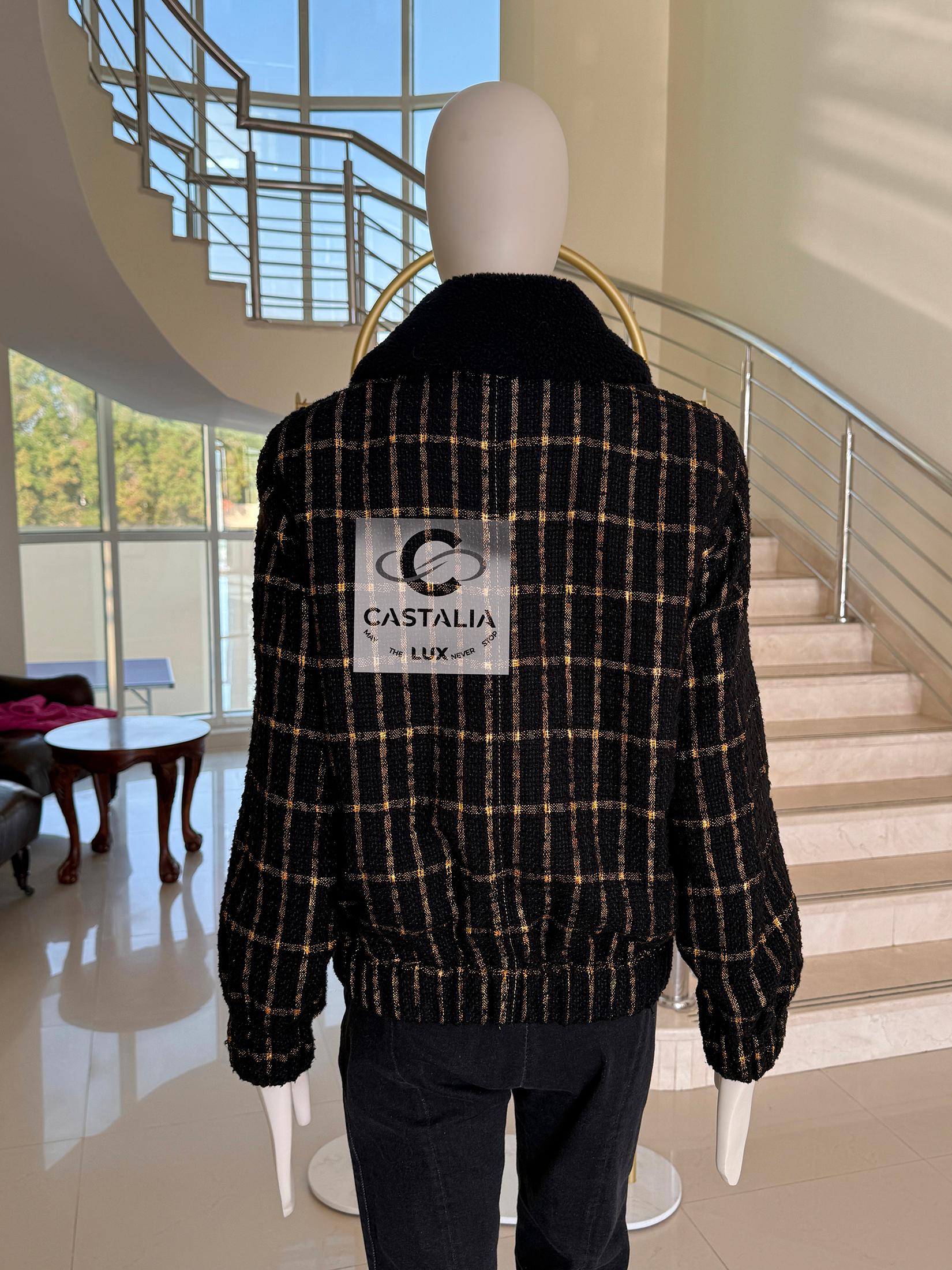 Chanel Paris / Egypt Runway Black Tweed & Sherpa Jacket 36 FR 8