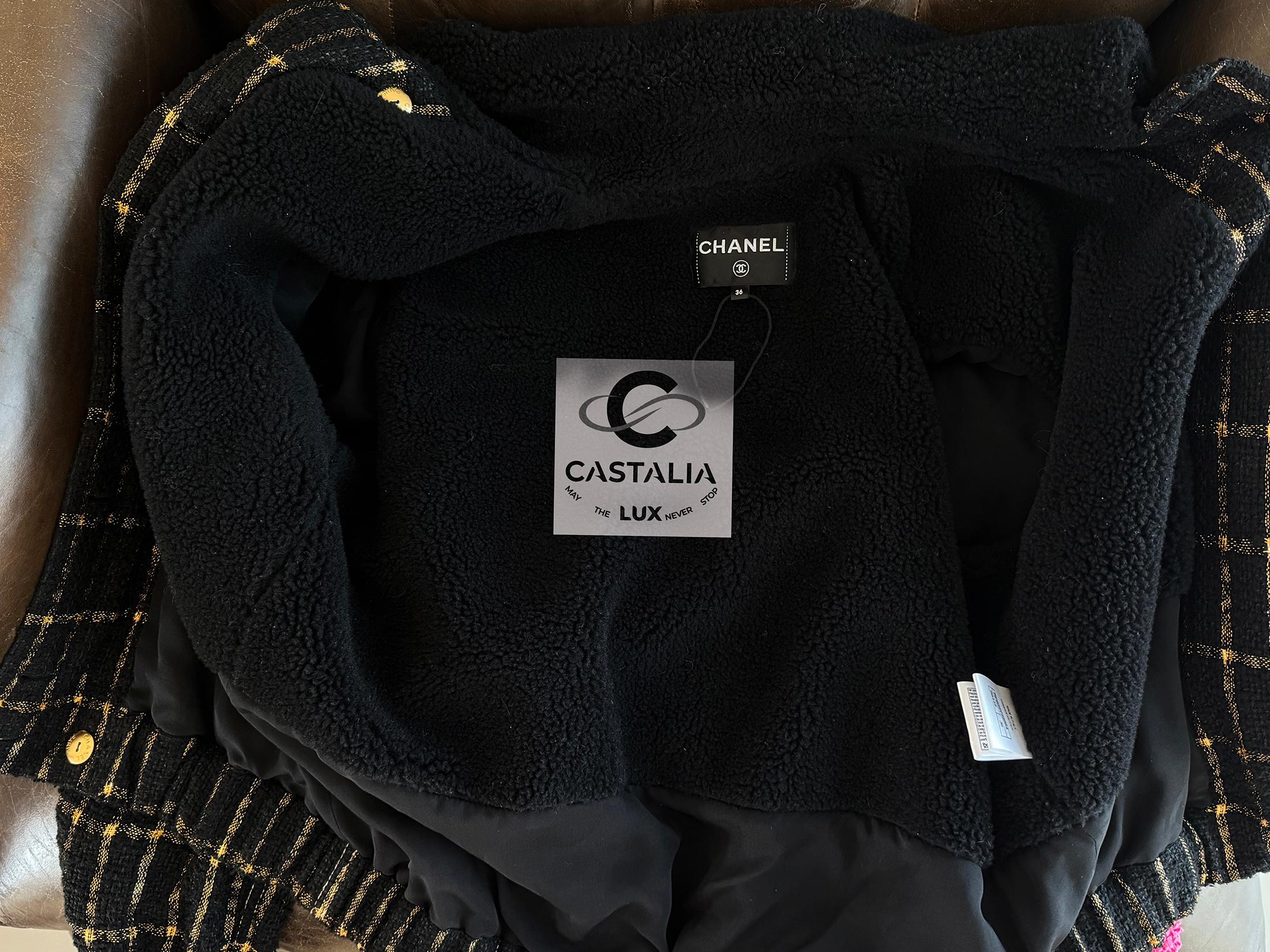 Chanel Paris / Egypt Runway Black Tweed & Sherpa Jacket 36 FR 10