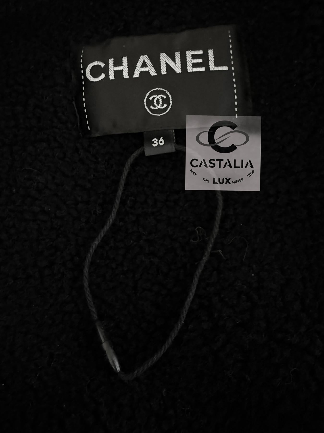 Chanel Paris / Egypt Runway Black Tweed & Sherpa Jacket 36 FR 11