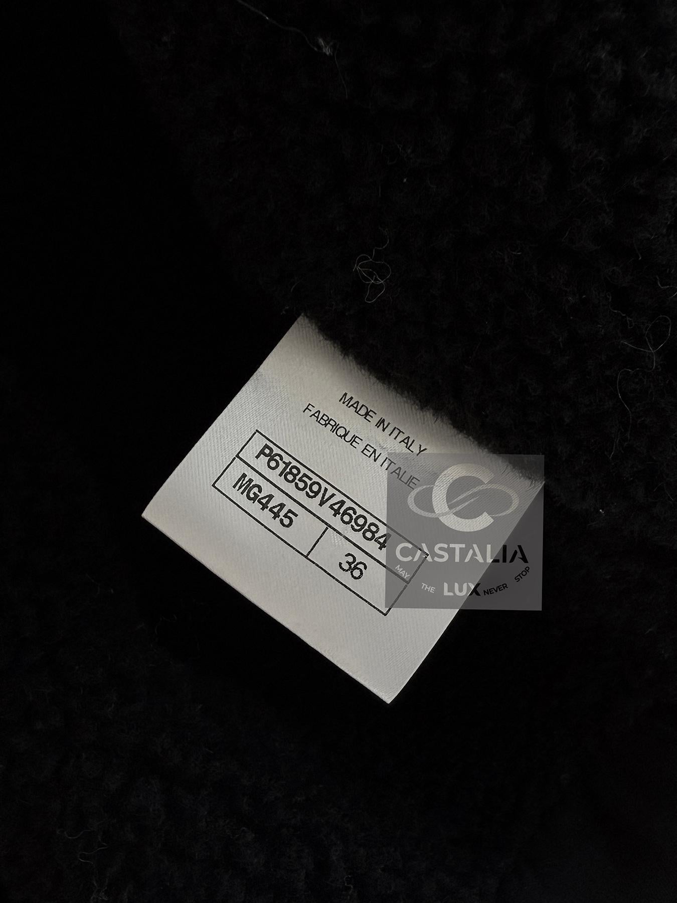 Chanel Paris / Egypt Runway Black Tweed & Sherpa Jacket 36 FR 12