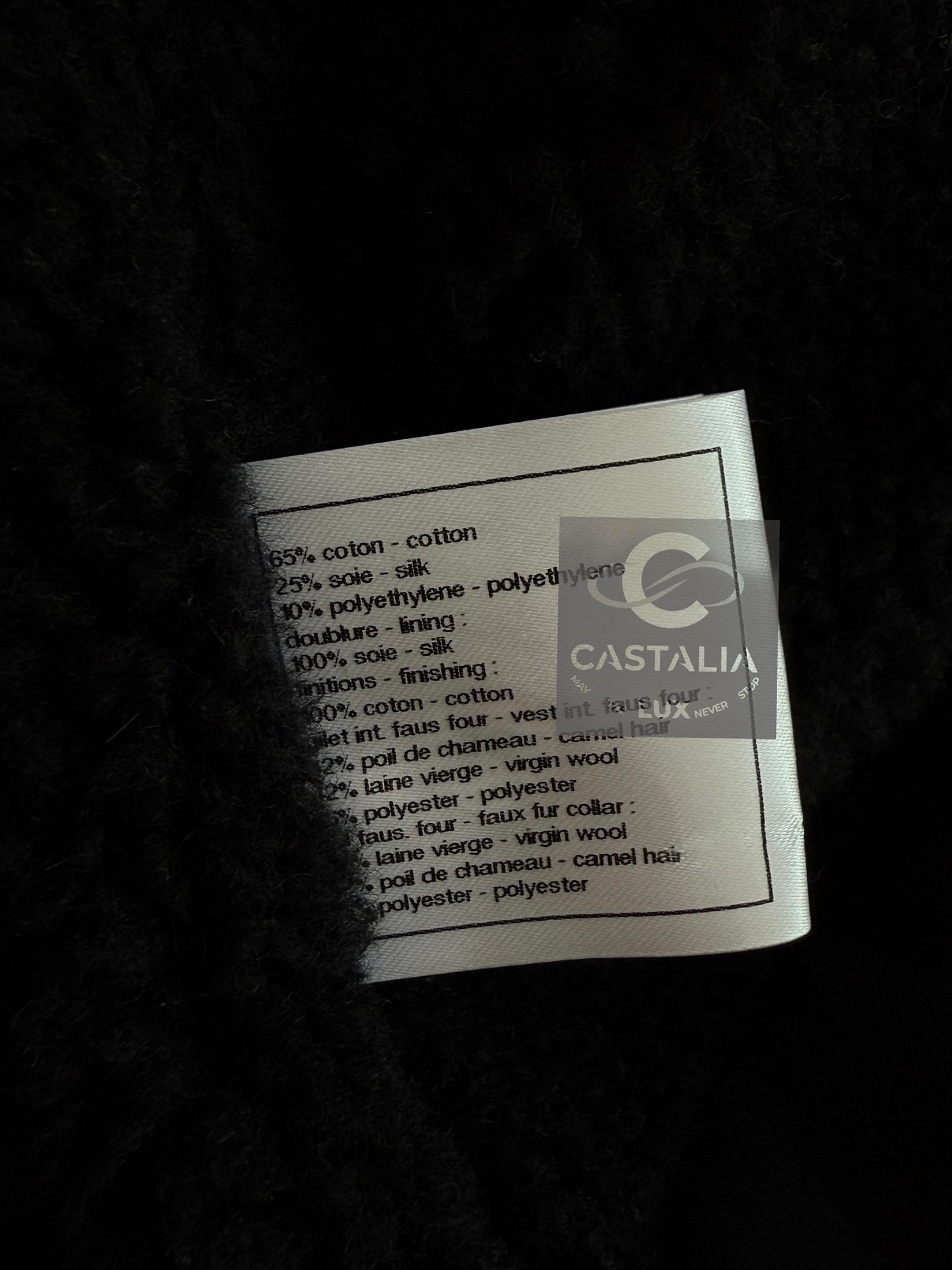 Chanel Paris / Egypt Runway Black Tweed & Sherpa Jacket 36 FR 13