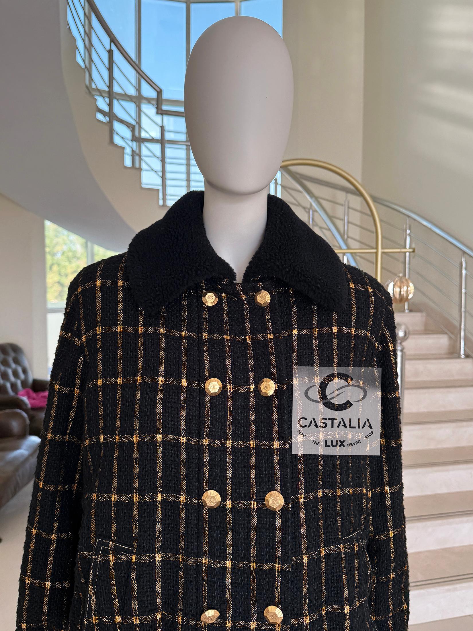 Women's or Men's Chanel Paris / Egypt Runway Black Tweed & Sherpa Jacket 36 FR
