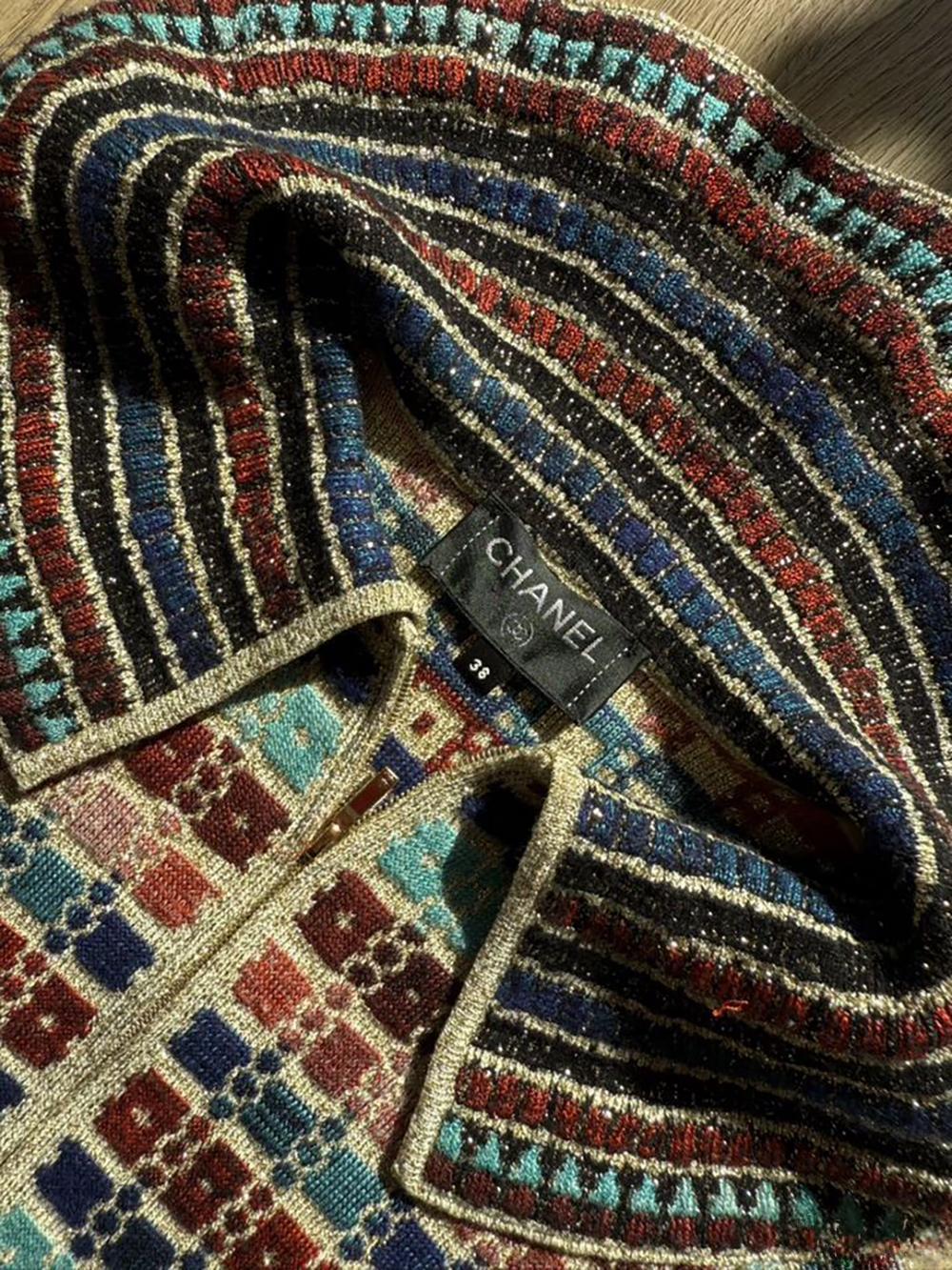 CHANEL Paris / Ägypten Lebendiges Kleid mit CC Skarabäus-Knöpfen 38 FR für Damen oder Herren im Angebot