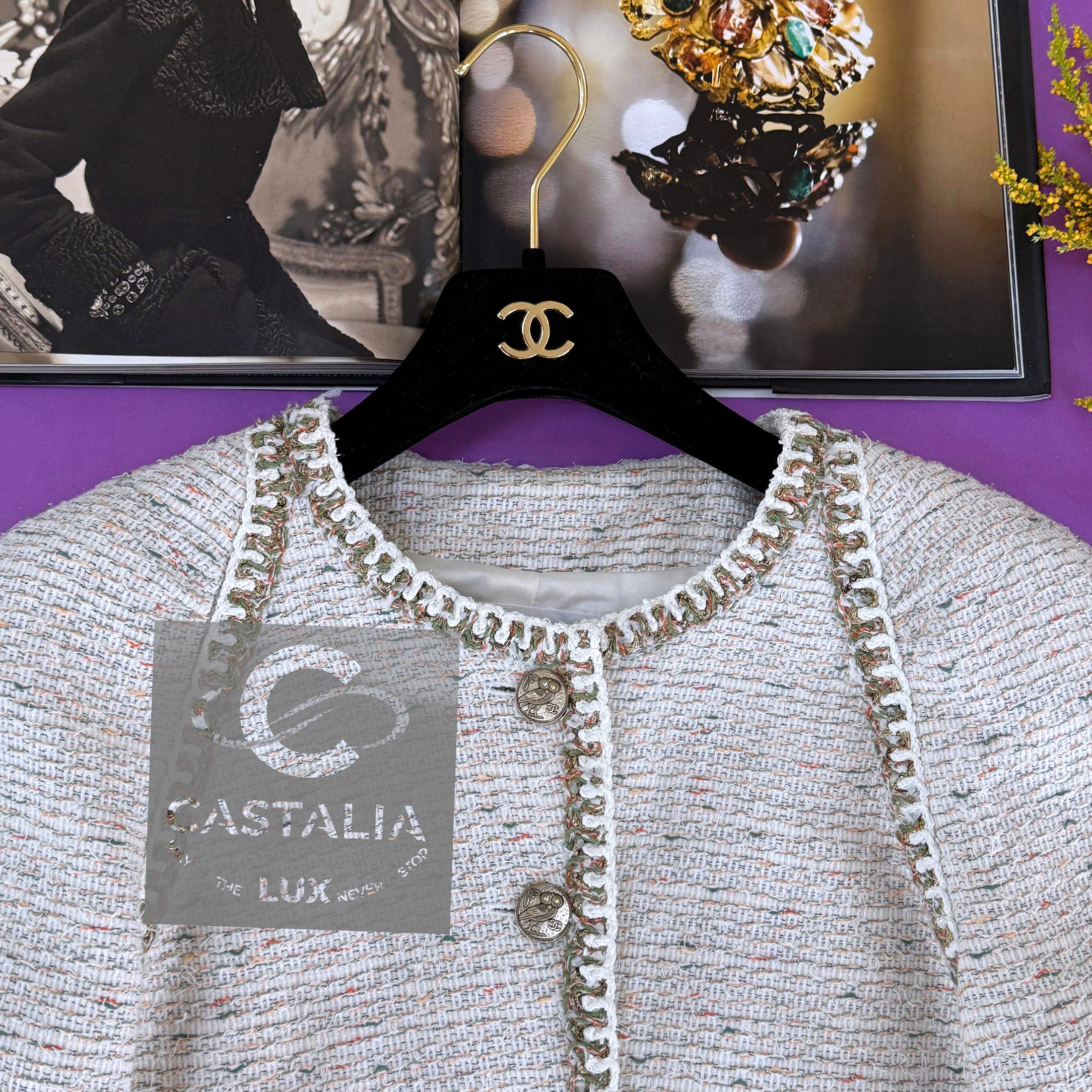 Chanel Paris / Grèce CC Hibou boutons en tweed écru 42 FR en vente 6