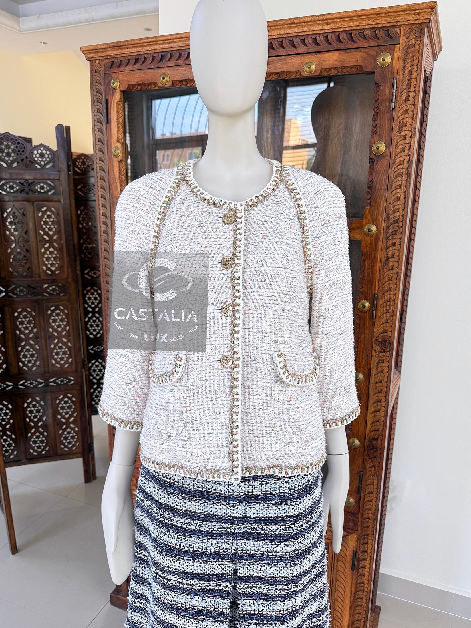 Chanel Paris / Greece CC Giacca in tweed ecru con bottoni a forma di gufo 42 FR in vendita 10