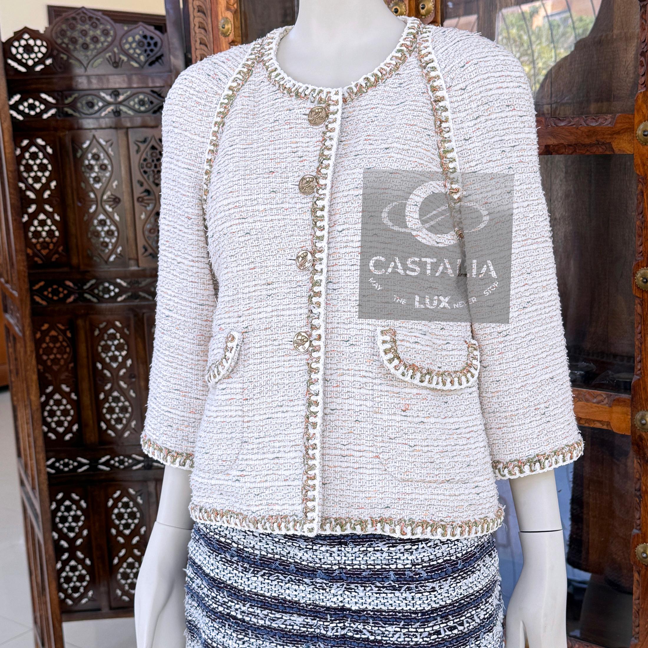 Chanel Paris / Greece CC Giacca in tweed ecru con bottoni a forma di gufo 42 FR in vendita 11