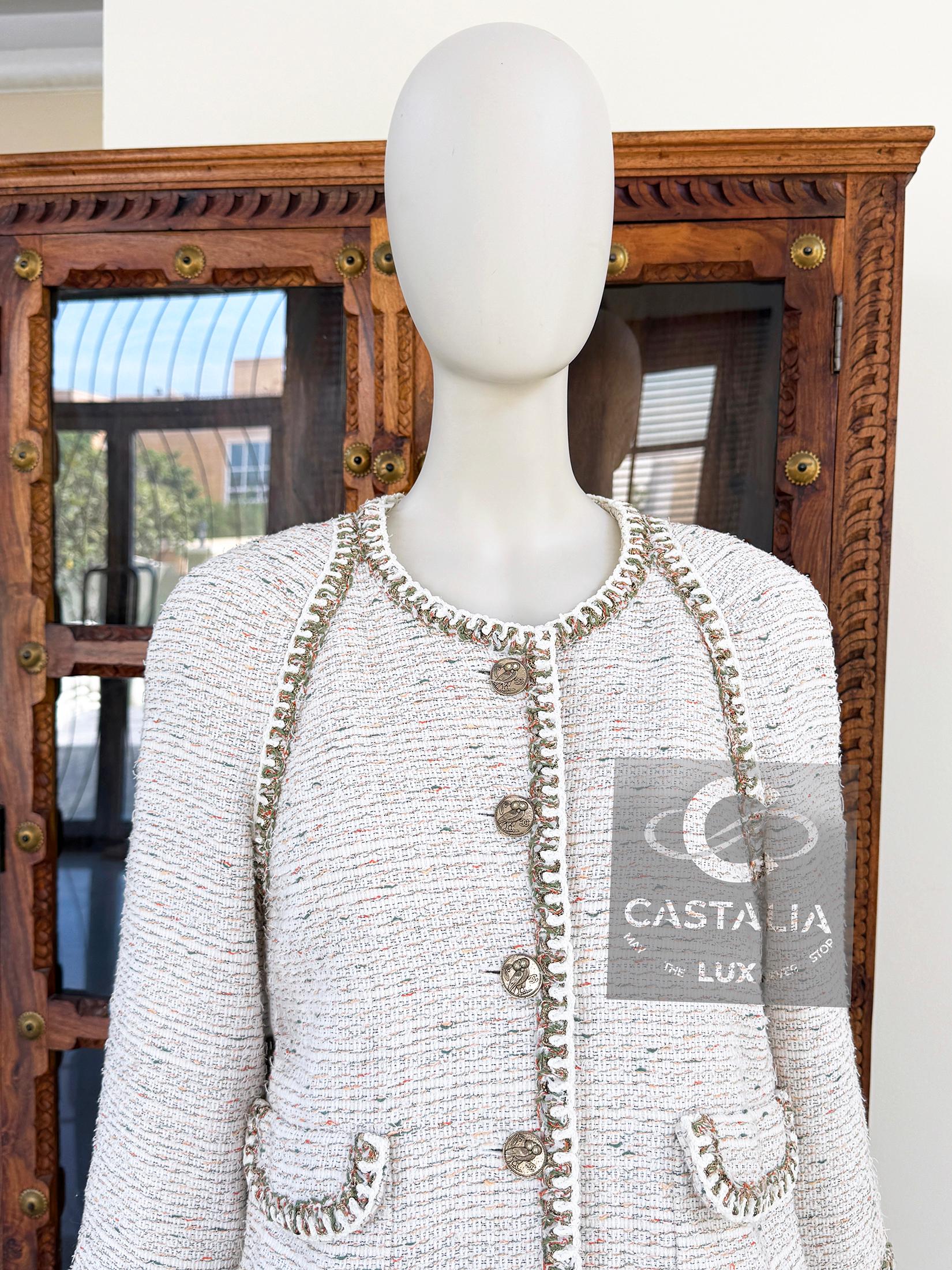 Chanel Paris / Greece CC Giacca in tweed ecru con bottoni a forma di gufo 42 FR in vendita 12