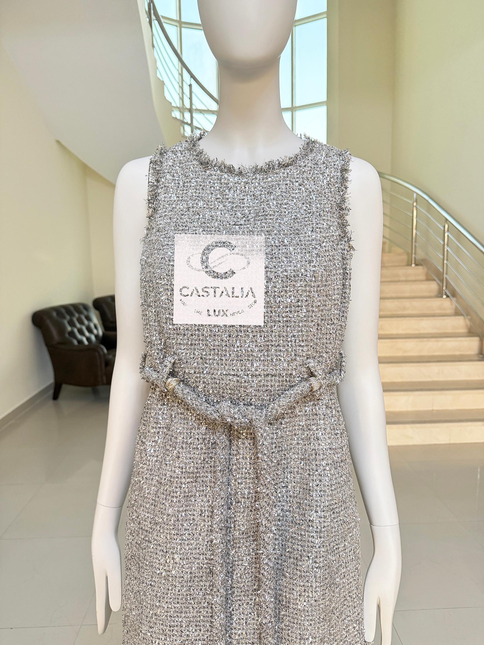 Femenino o masculino Chanel Paris / Greece Jewel Belt Tweed Dress 36 FR en venta