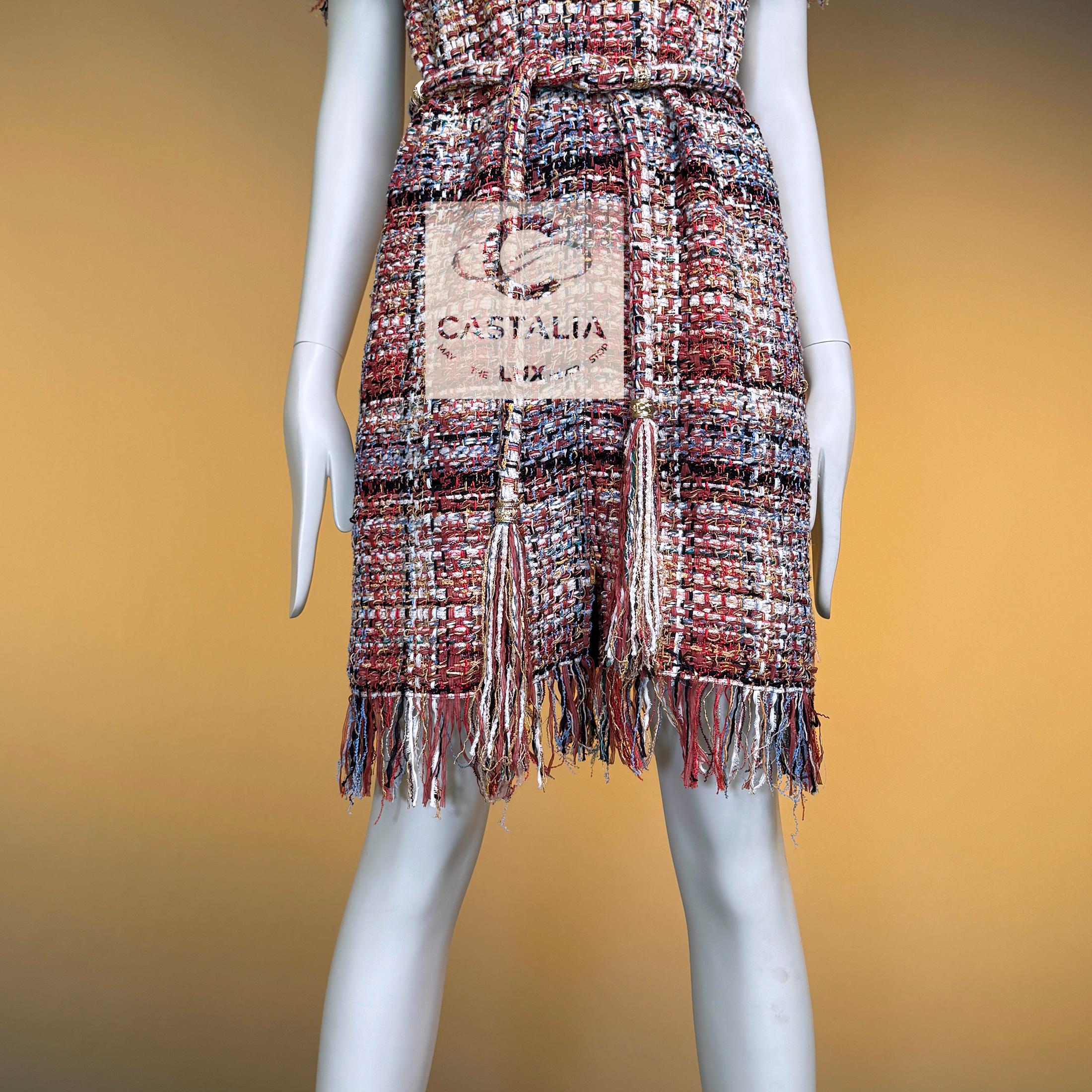 CHANEL París / Grecia Chaqueta de tweed de pasarela con cinturón joya 40 FR en venta 7