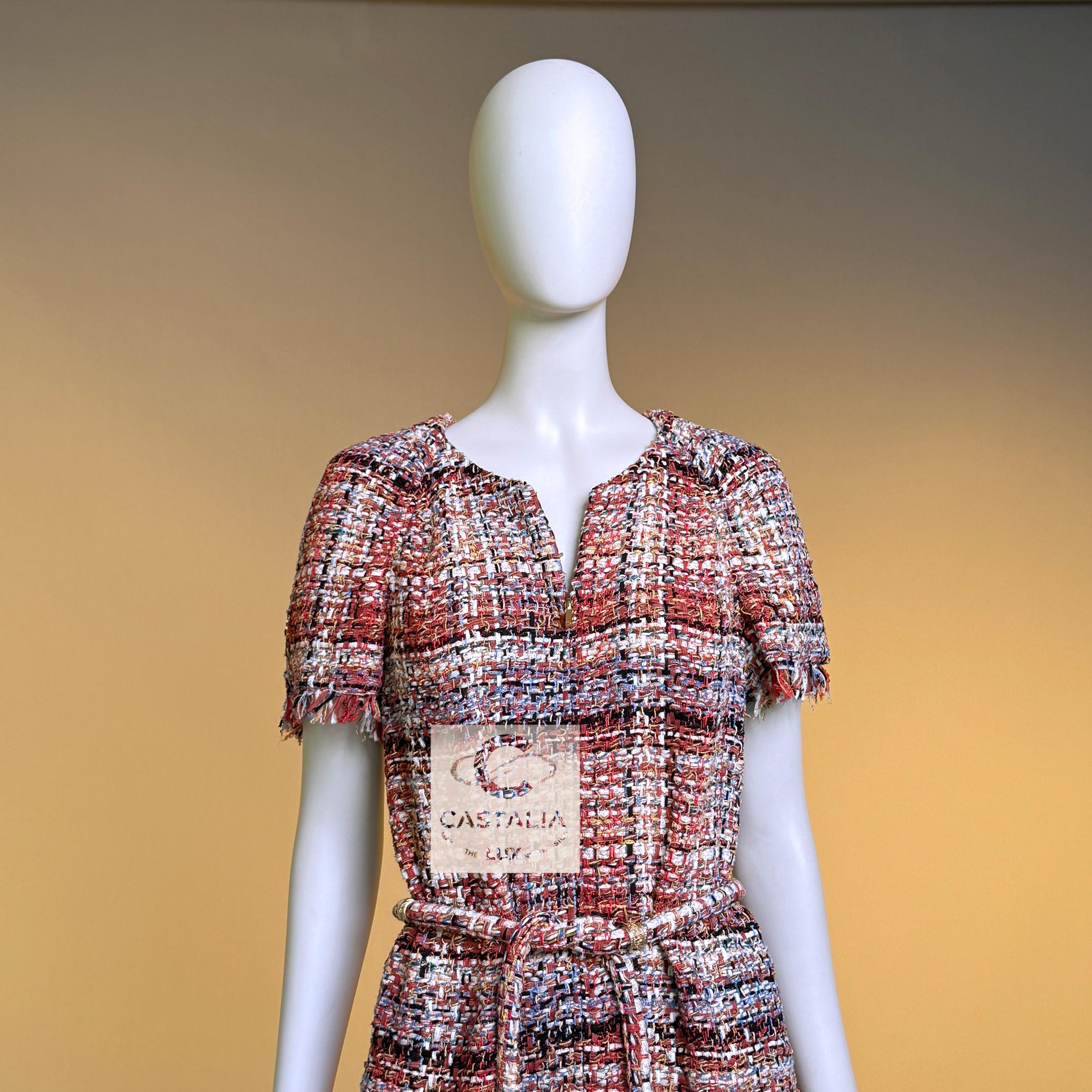 Femenino o masculino CHANEL París / Grecia Chaqueta de tweed de pasarela con cinturón joya 40 FR en venta