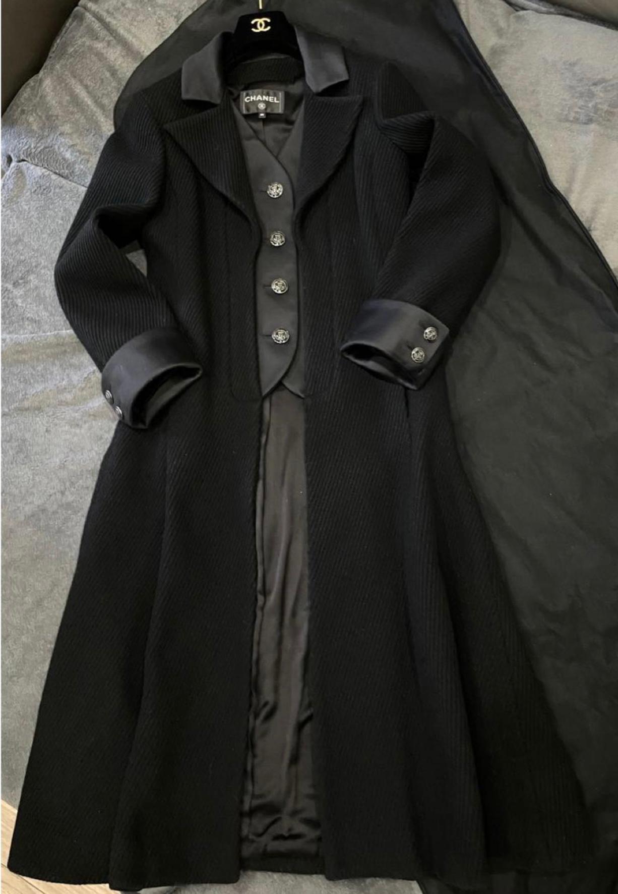 Women's or Men's Chanel Paris / Hamburg Black Runway Black Rib Coat