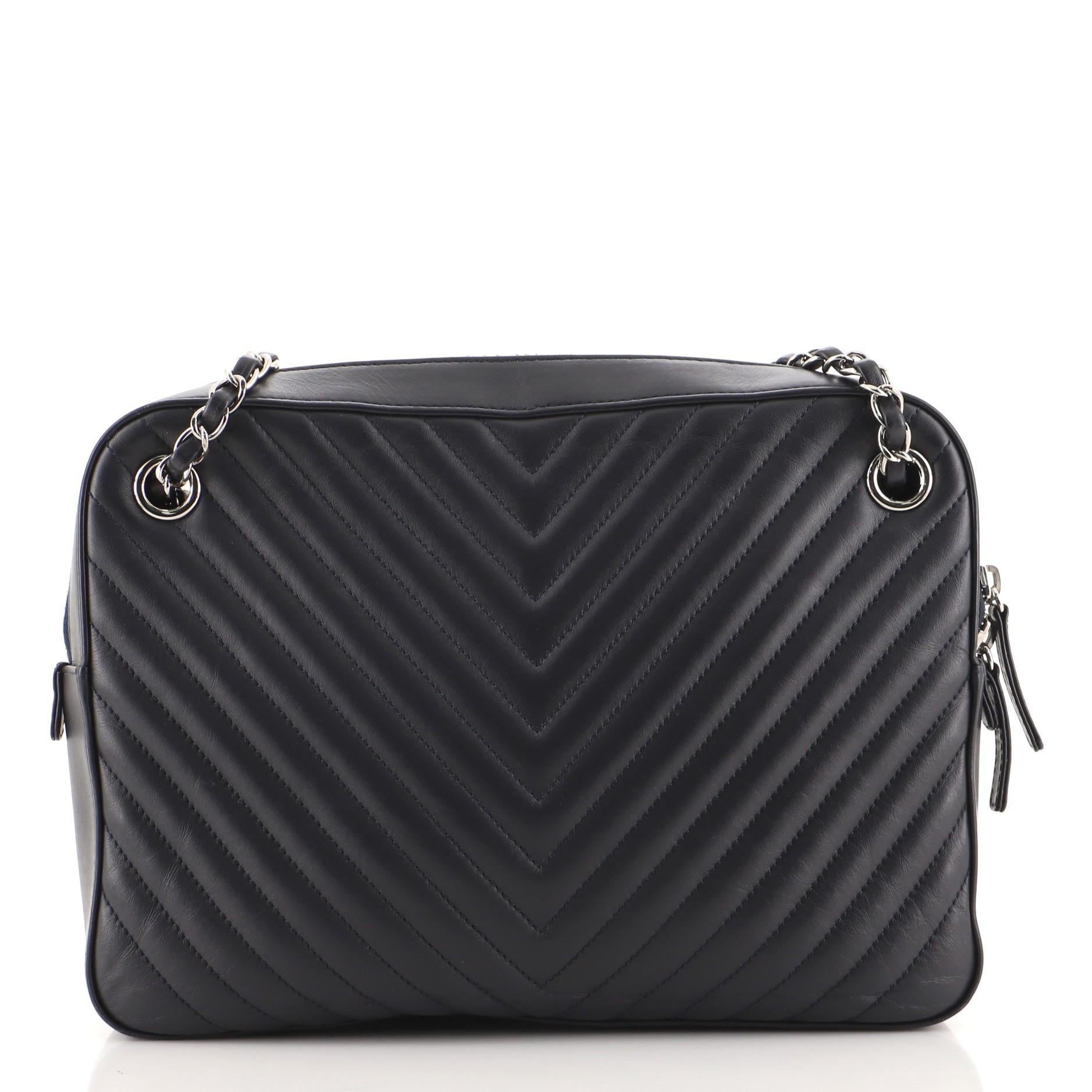 Chanel Paris-Hamburg Doppelte Kameratasche Tasche Chevron und Diamant Gestepptes Kalbsleder im Zustand „Gut“ in NY, NY