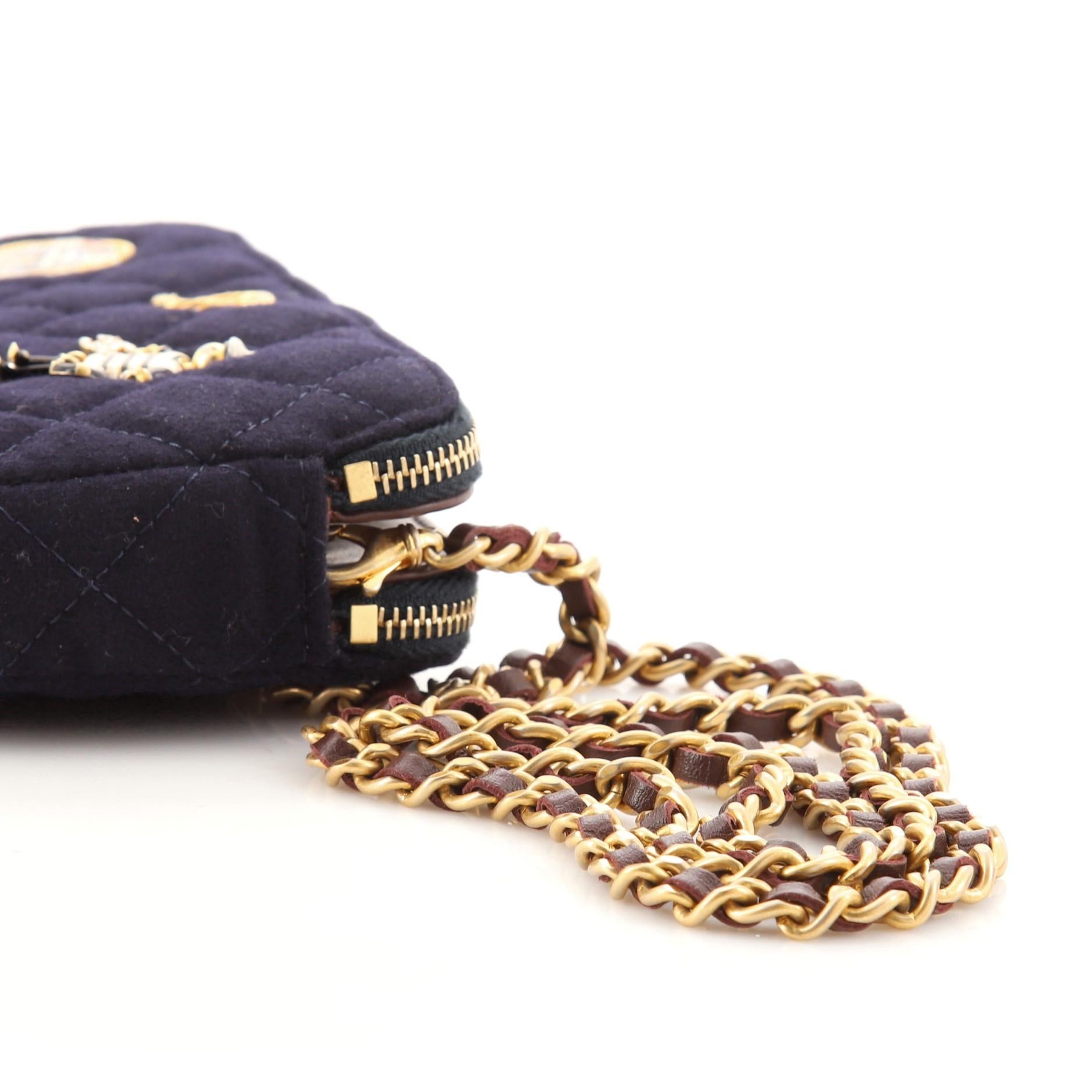 Chanel Paris-Hamburg Clutch mit doppeltem Reißverschluss und gesteppter Wolle mit Kette 2