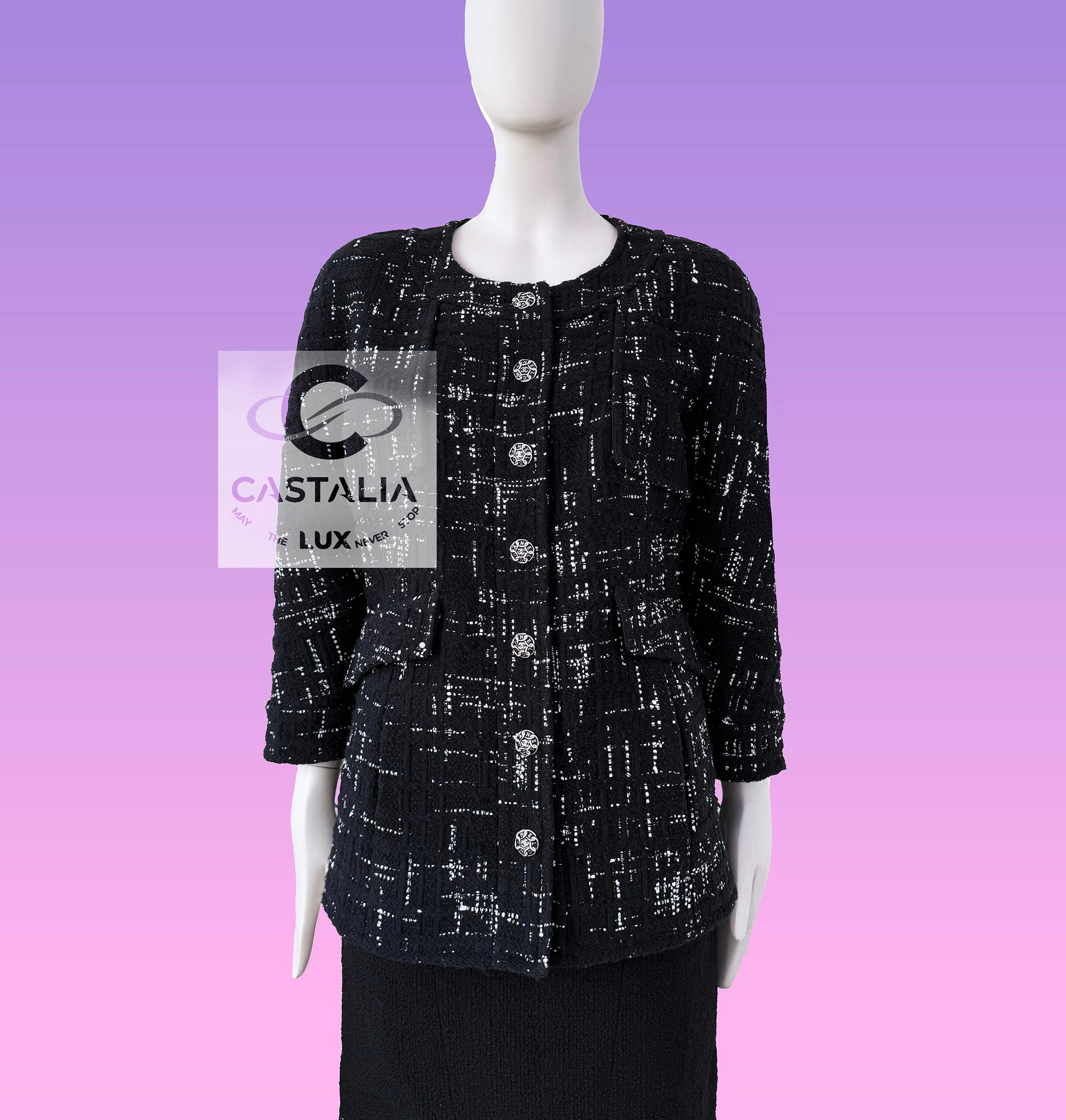 Chanel París / Hamburgo Chaqueta intemporal de tweed negro 46 FR en venta 2