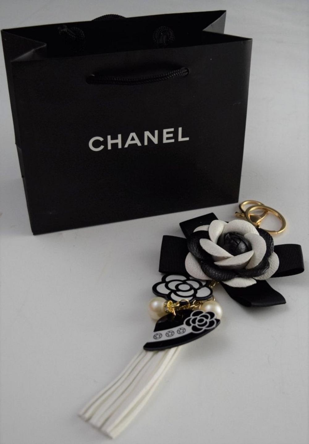 chanel vip gift bag