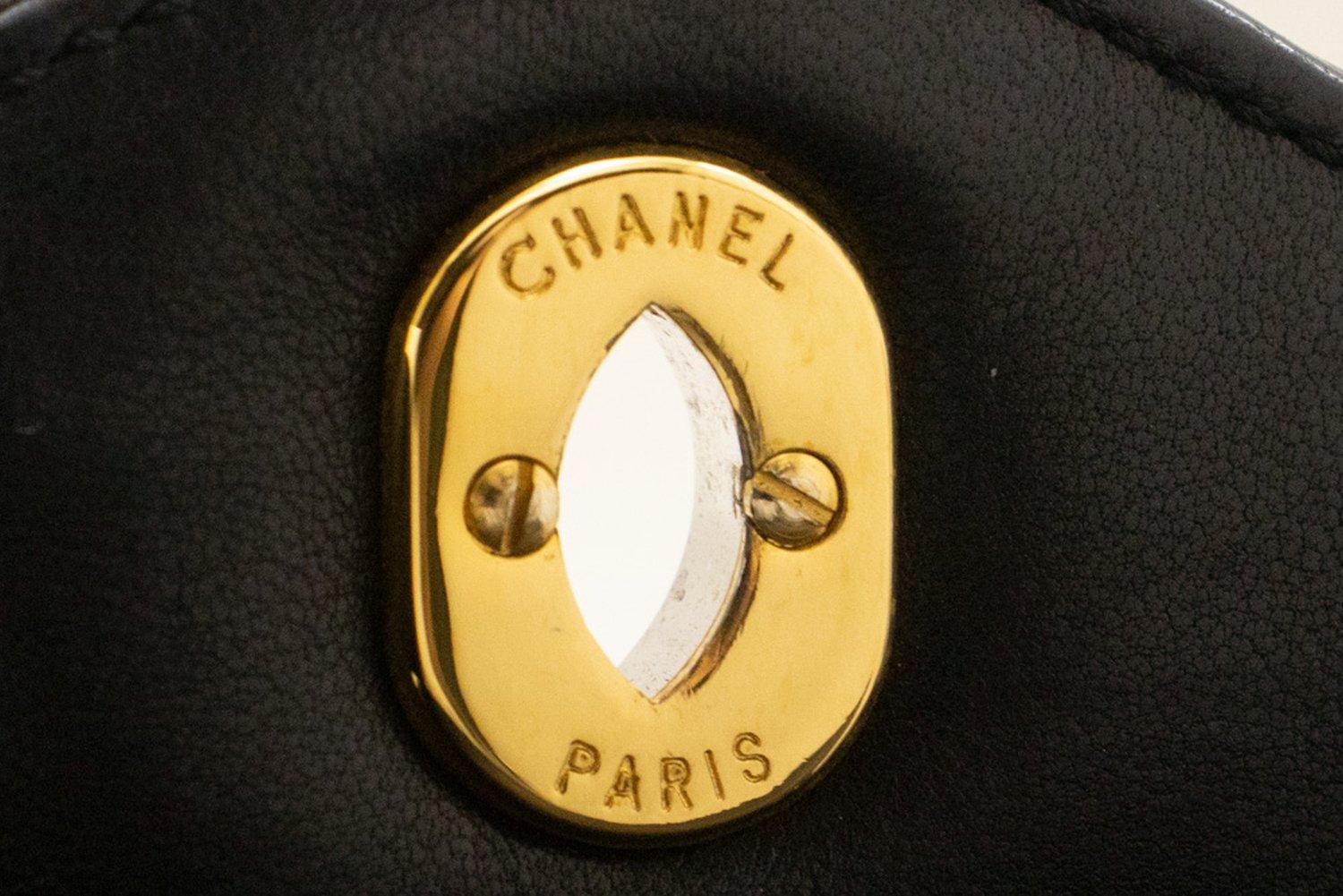 CHANEL Paris Limited Chain Umhängetasche mit Kette Schwarze und gesteppter doppelter Klappe 10
