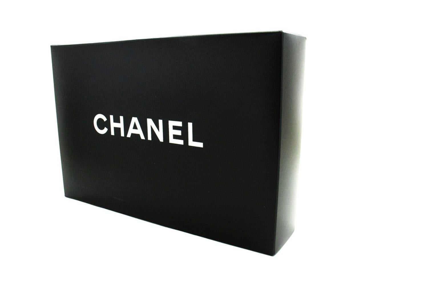 CHANEL Paris Limited Chain Umhängetasche mit Kette Schwarze und gesteppter doppelter Klappe 16
