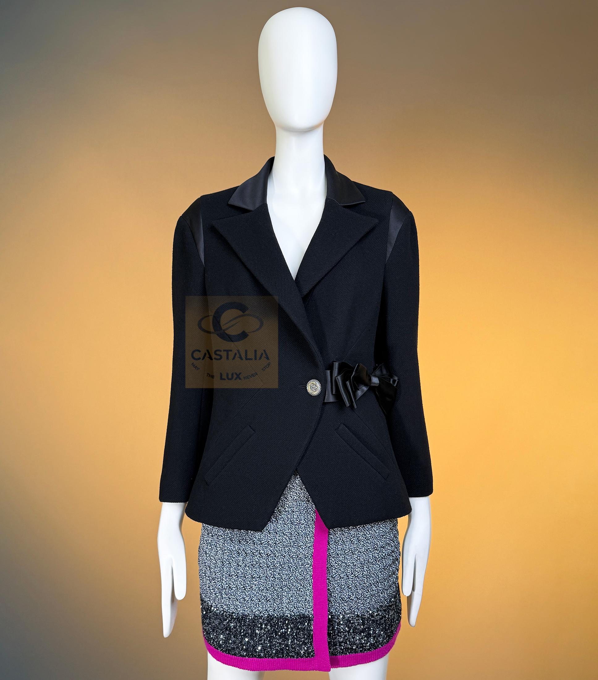 da uomo o donna Chanel Paris / London Giacca in tweed nero con fiocco 42 FR in vendita