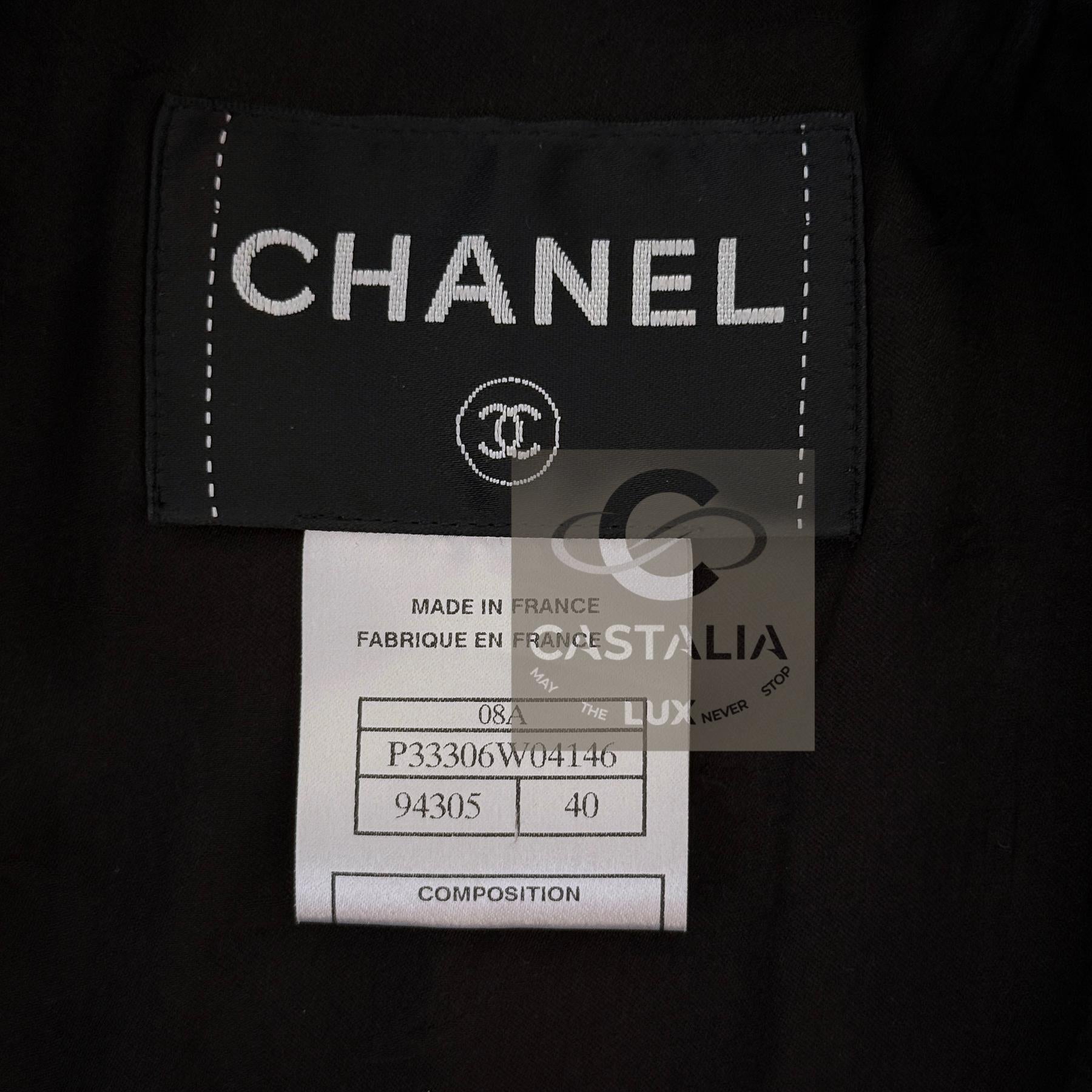 CHANEL Paris / London Giacca in tweed nero con fiocco in vendita 10