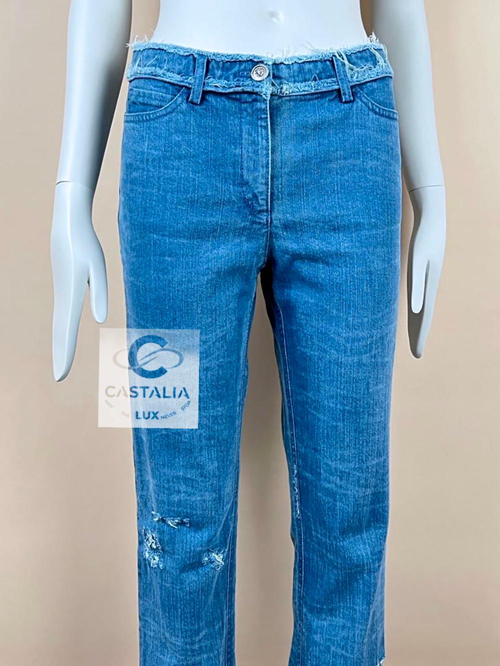 Blu Jeans blu Chanel Paris / London