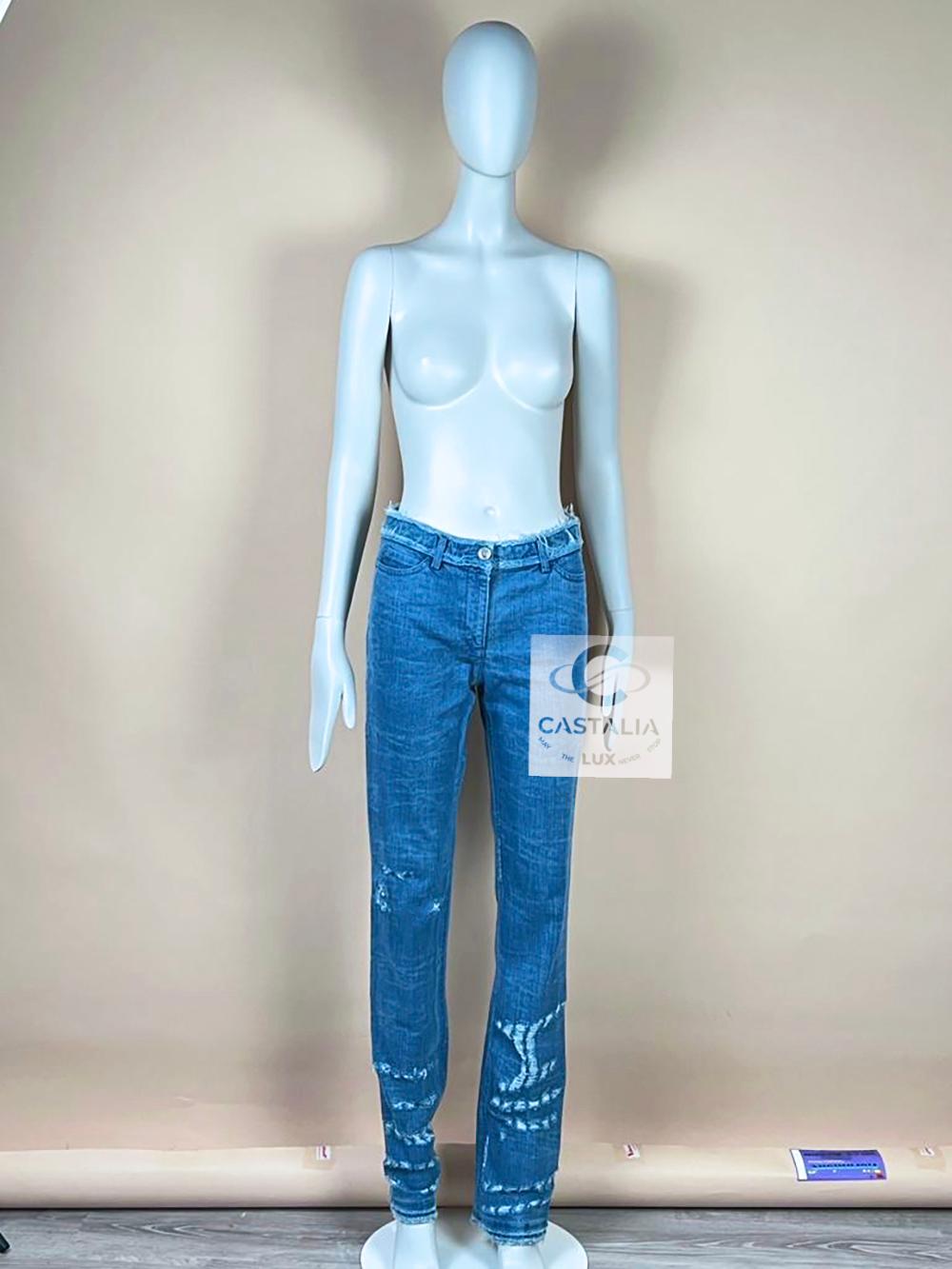 Jeans blu Chanel Paris / London 1