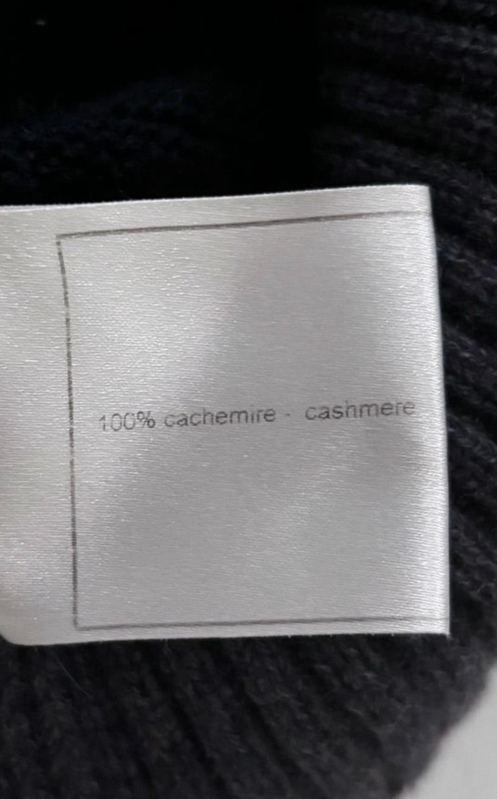 Veste Chanel Paris/Londres CC boutons en cachemire 38 FR en vente 4