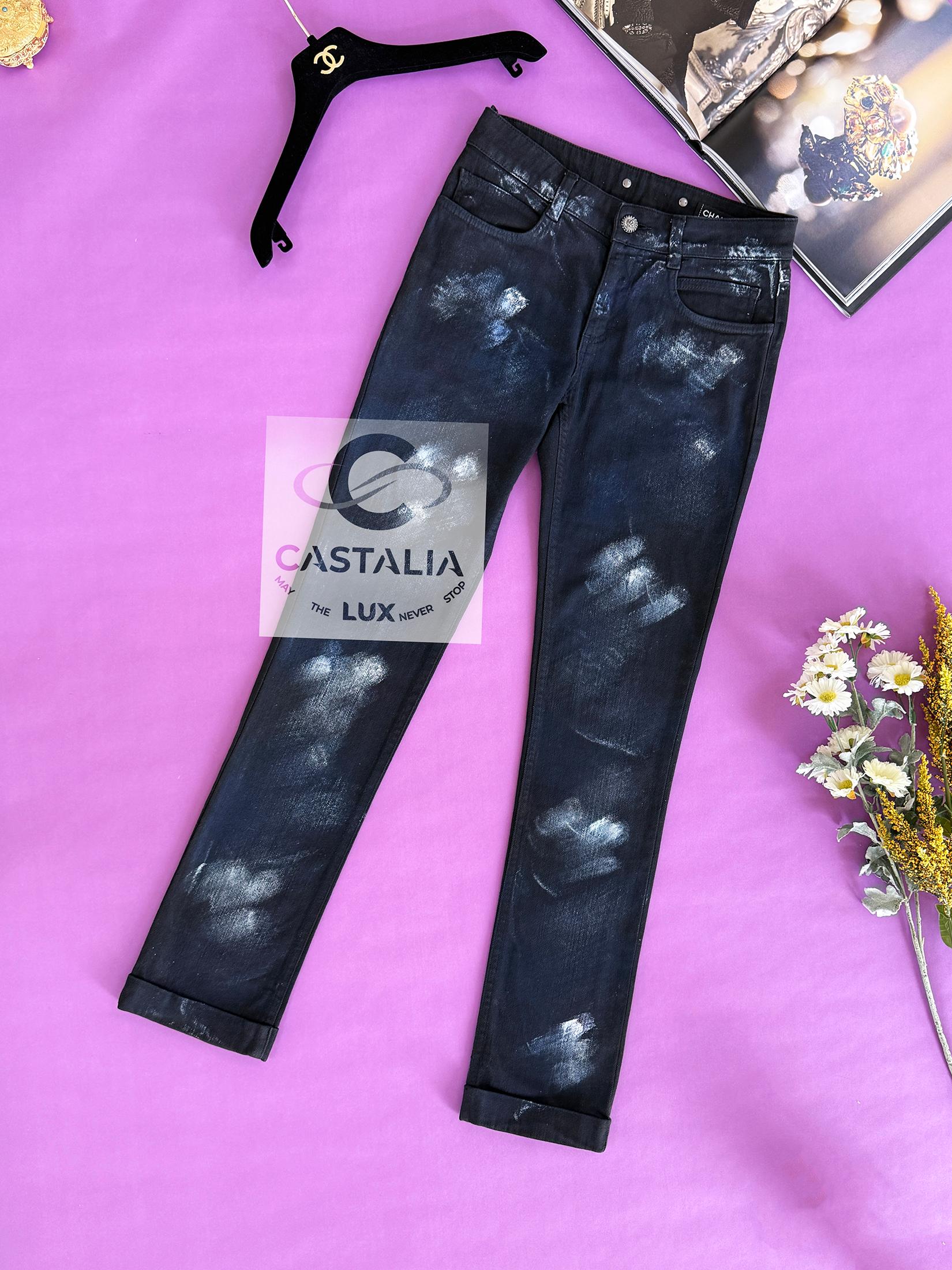 Fabulous Chanel black jeans with 