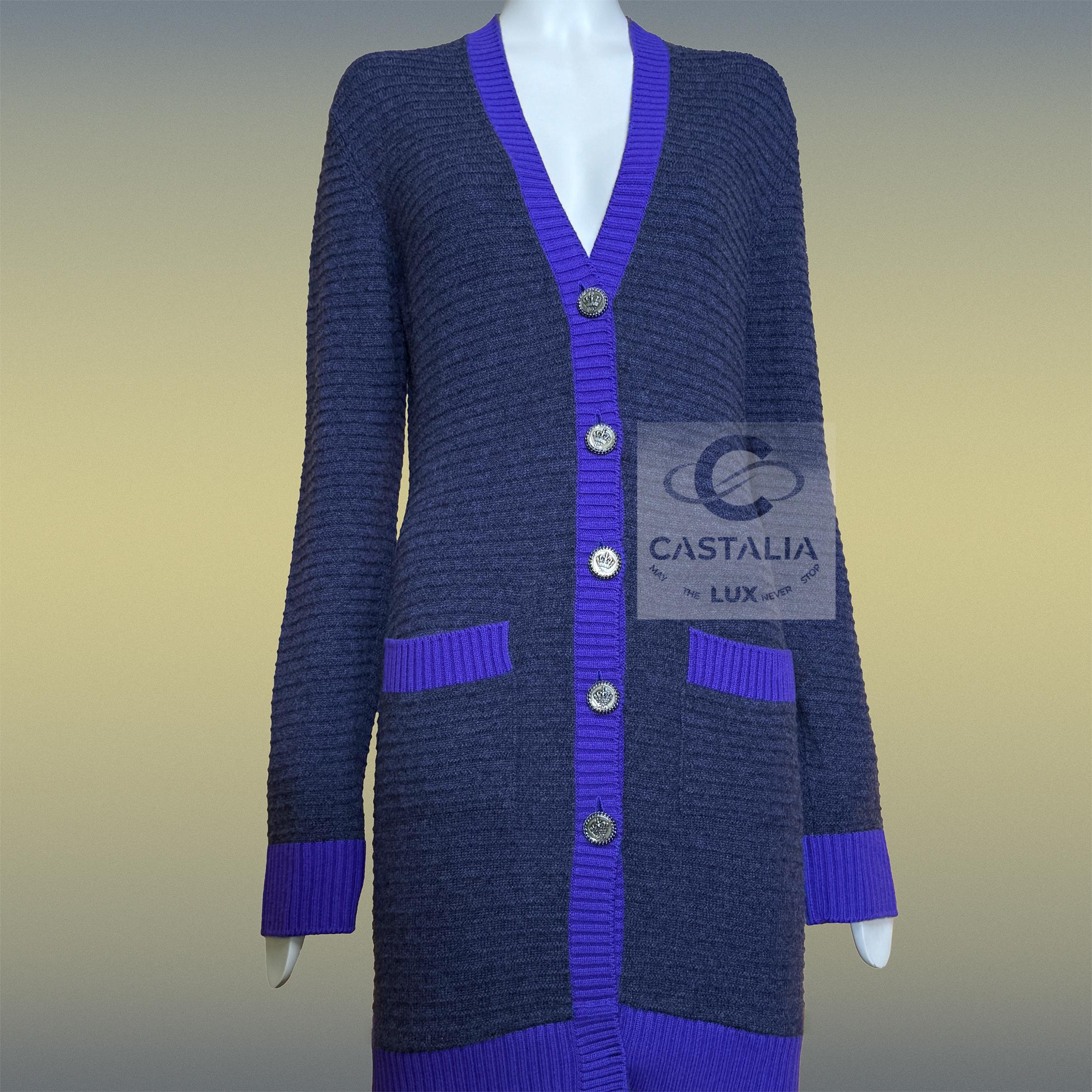 CHANEL Paris / London CC Crown Buttons Cardigan in cashmere 36 FR in vendita 5