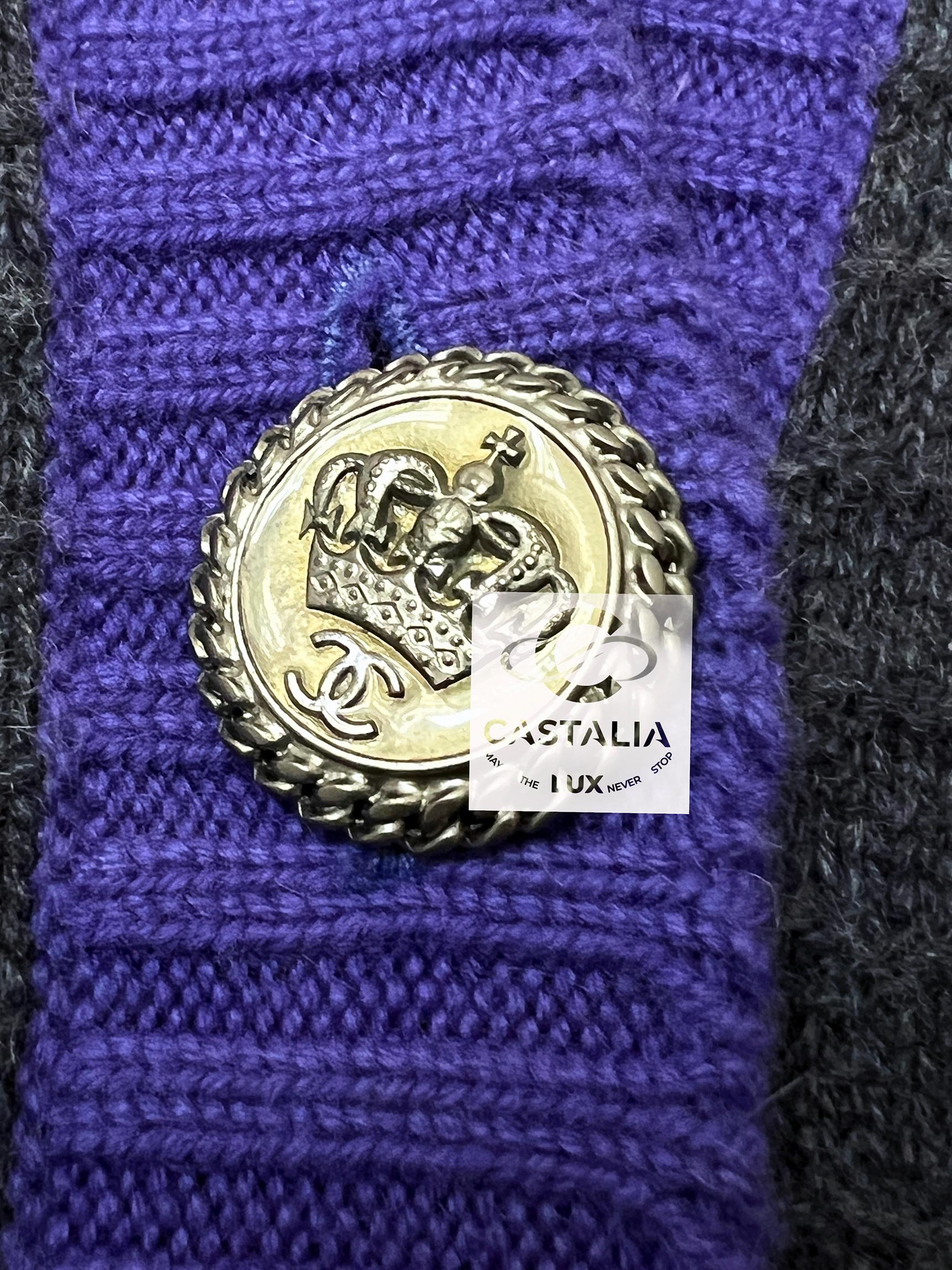Chanel Paris / London CC Crown Buttons Cashmere Cardigan 36 FR 7
