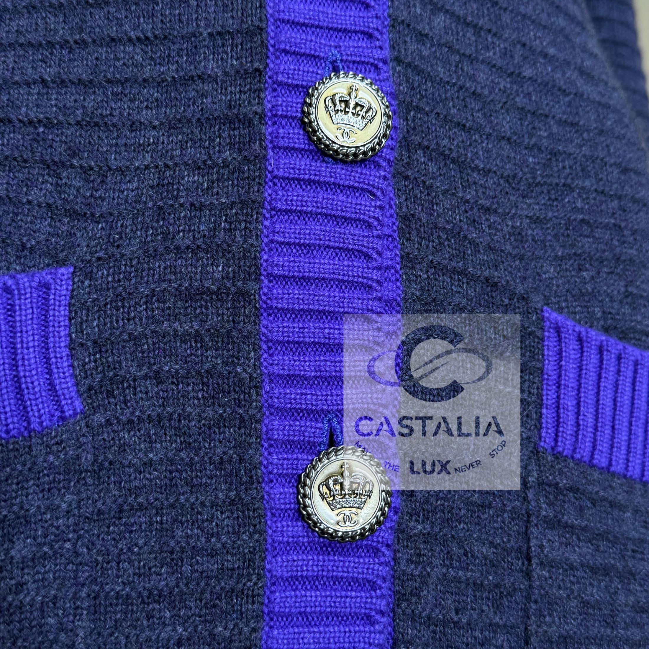 CHANEL Paris / London CC Crown Buttons Cardigan in cashmere 36 FR in vendita 7