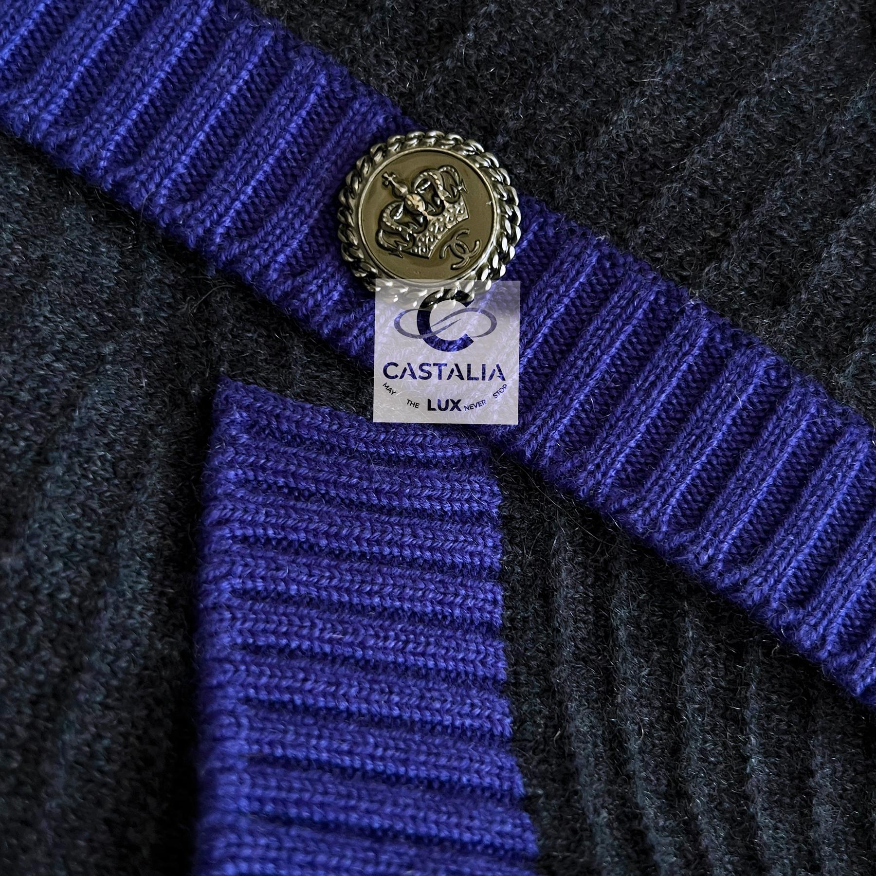 Chanel Paris / London CC Crown Buttons Cashmere Cardigan 36 FR 8